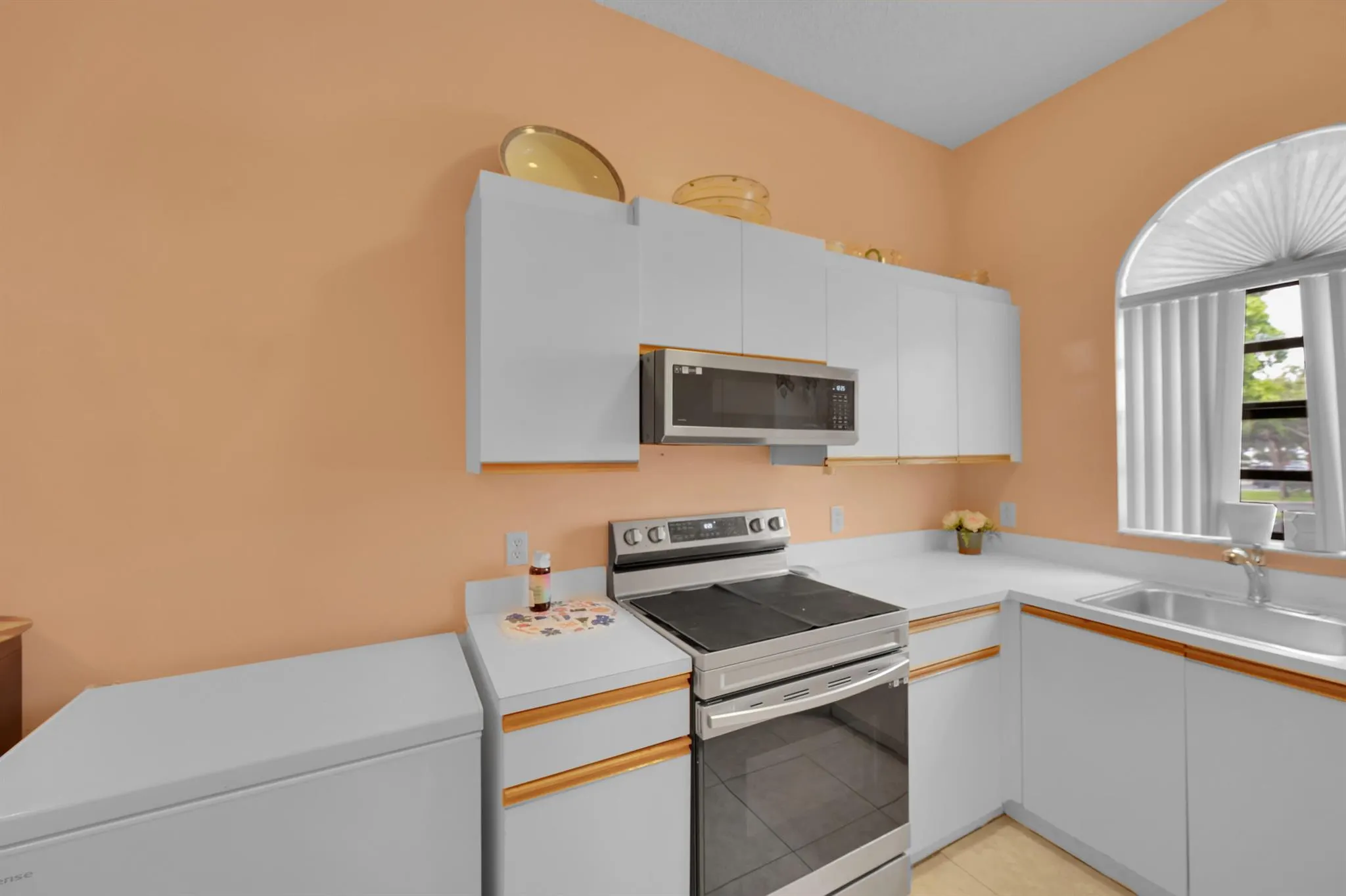 5379 Verona Dr, #H - Corner