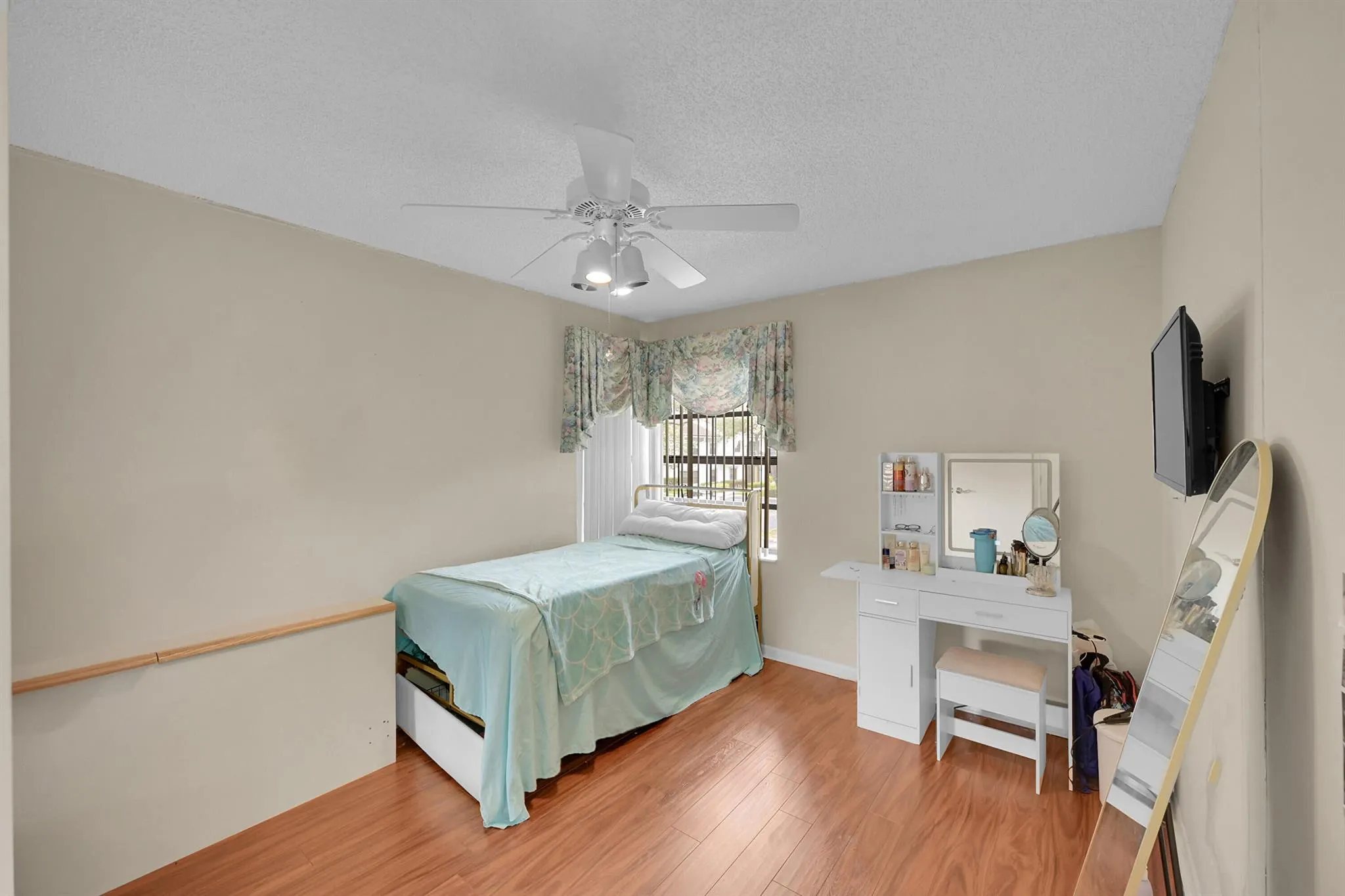 5379 Verona Dr, #H - Corner