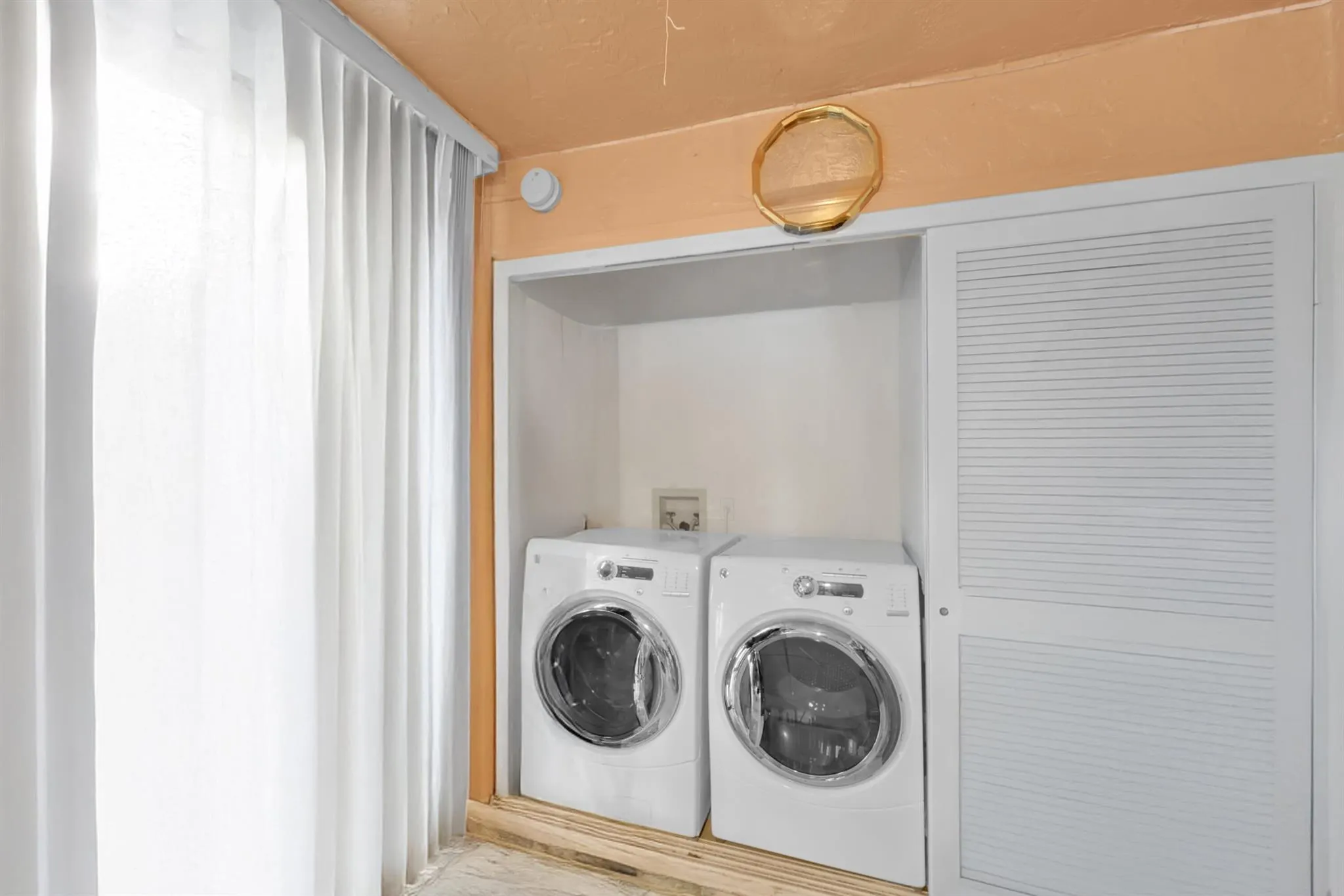 5379 Verona Dr, #H - Corner