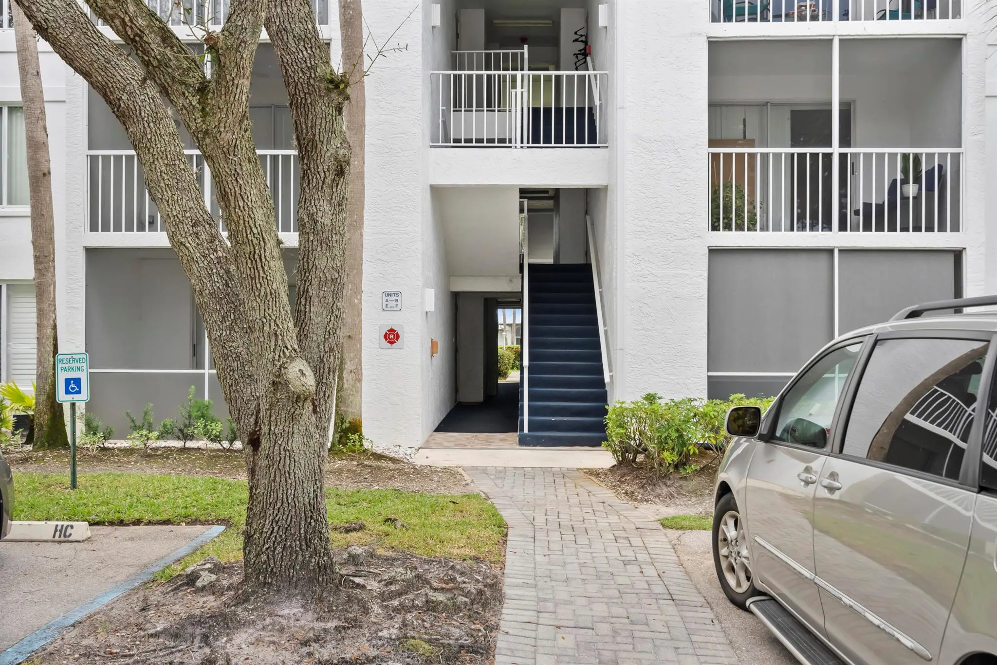 2518 SE Anchorage Cove, #B-1