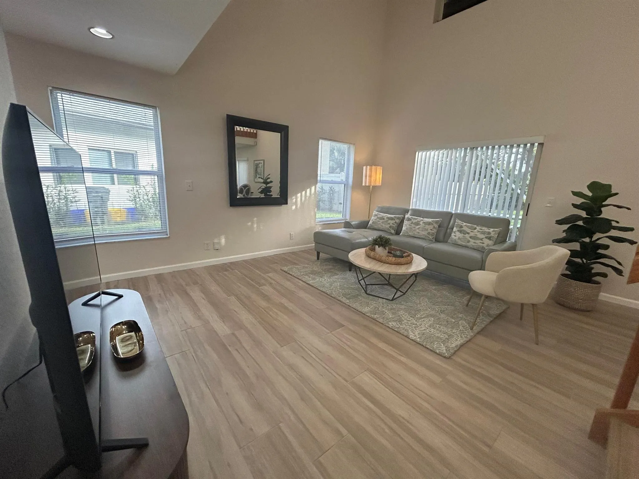 1136 Staghorn Street