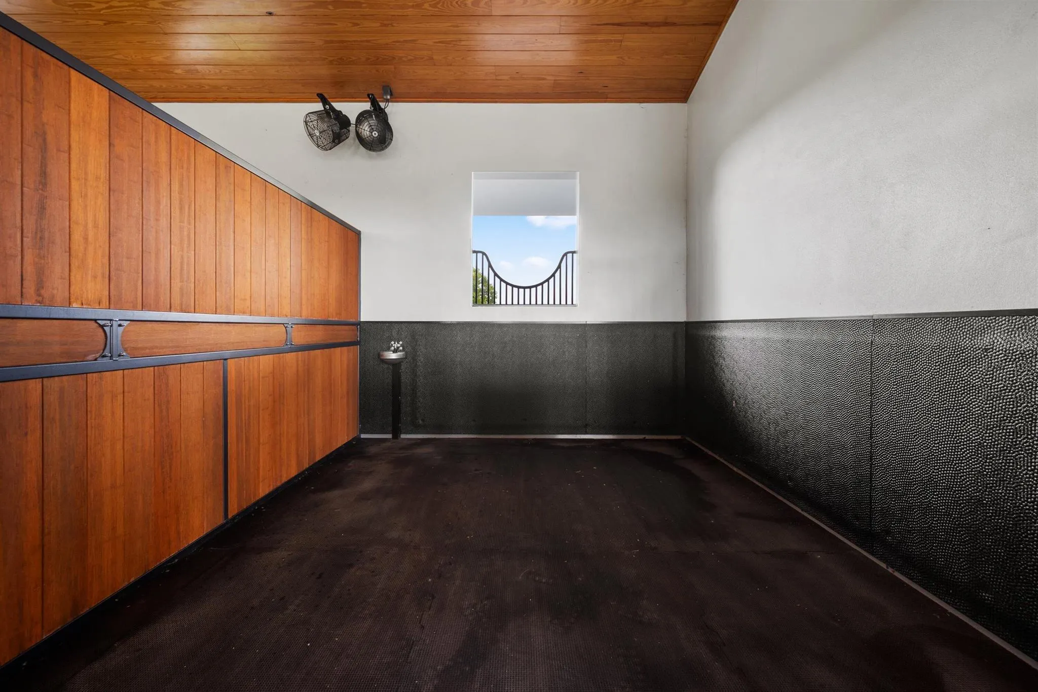 15385 Sunnyland Lane