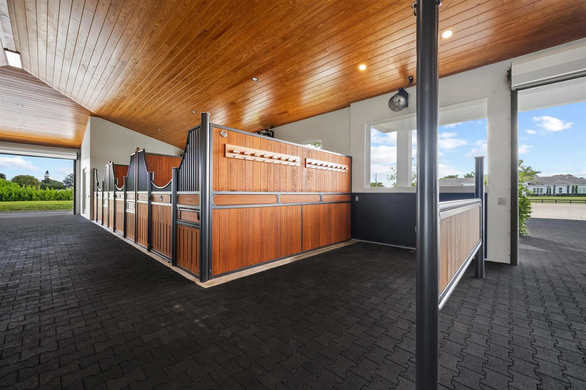 15385 Sunnyland Lane