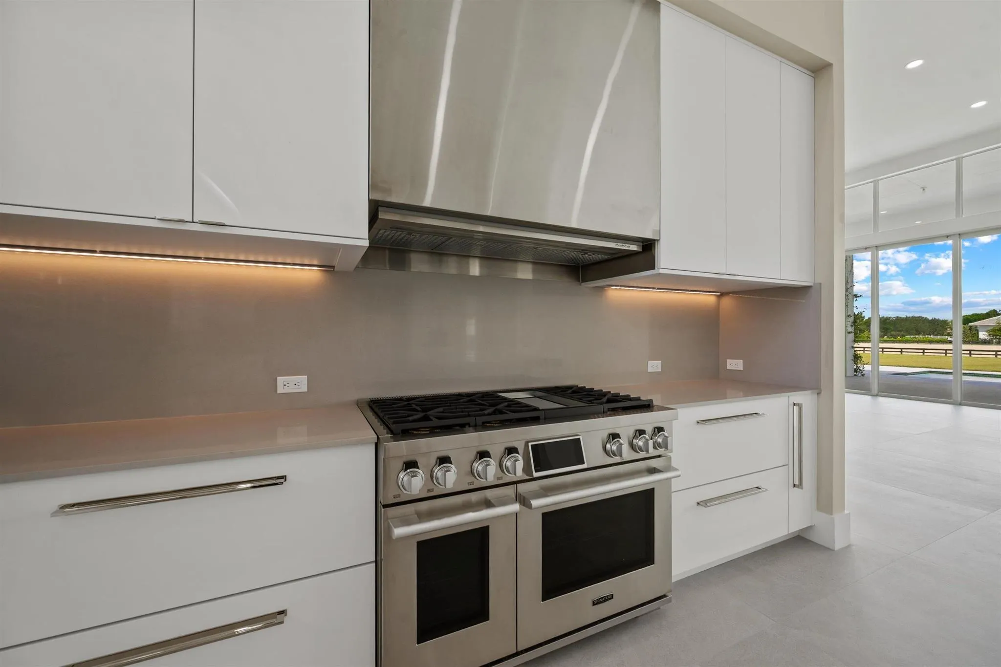 15385 Sunnyland Lane