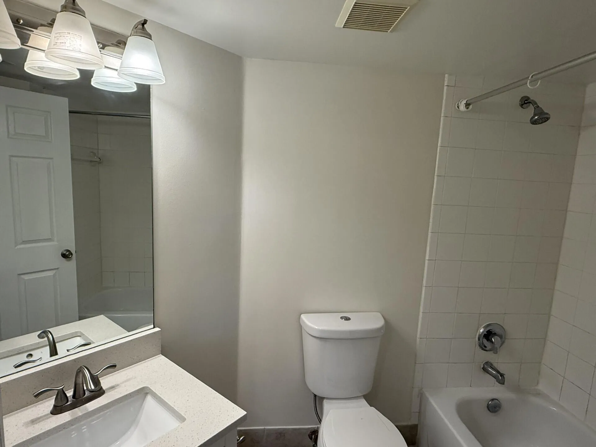 4179 N Haverhill Road, #603