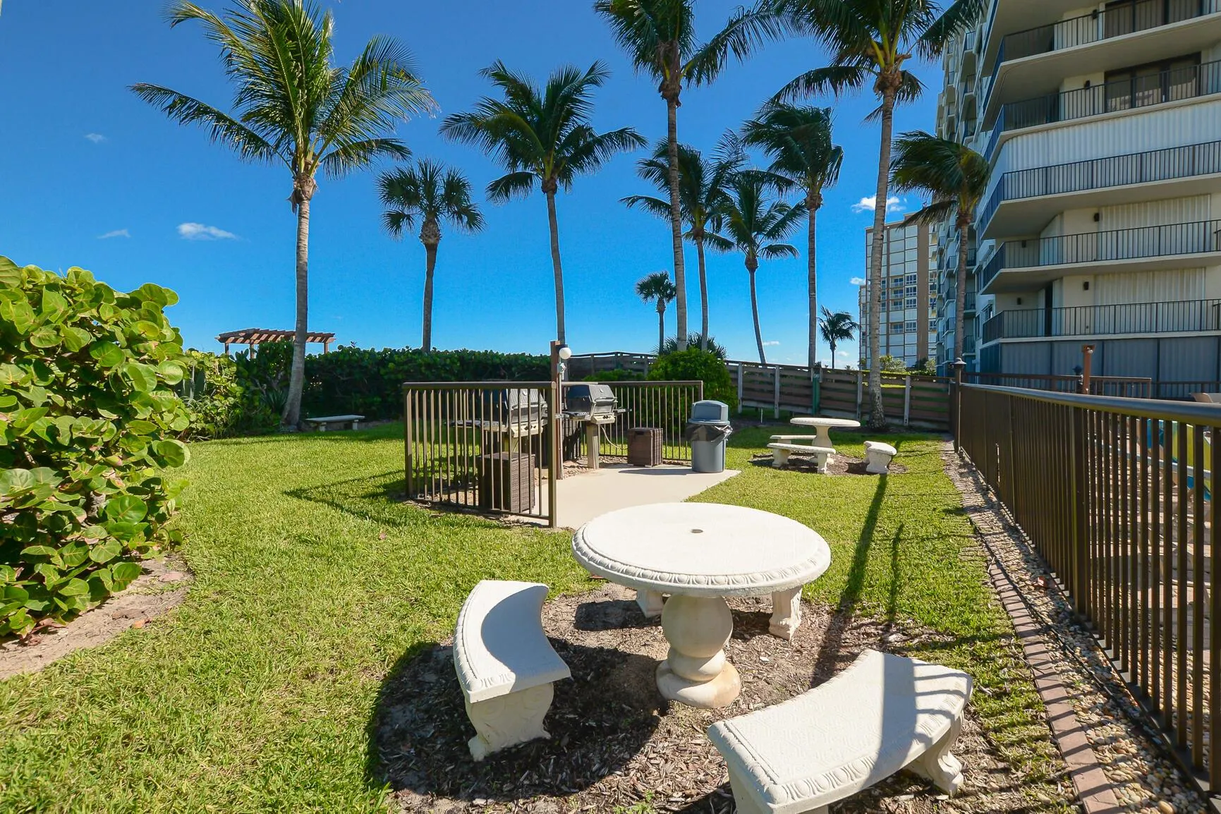 4200 N Hwy A1a, #412