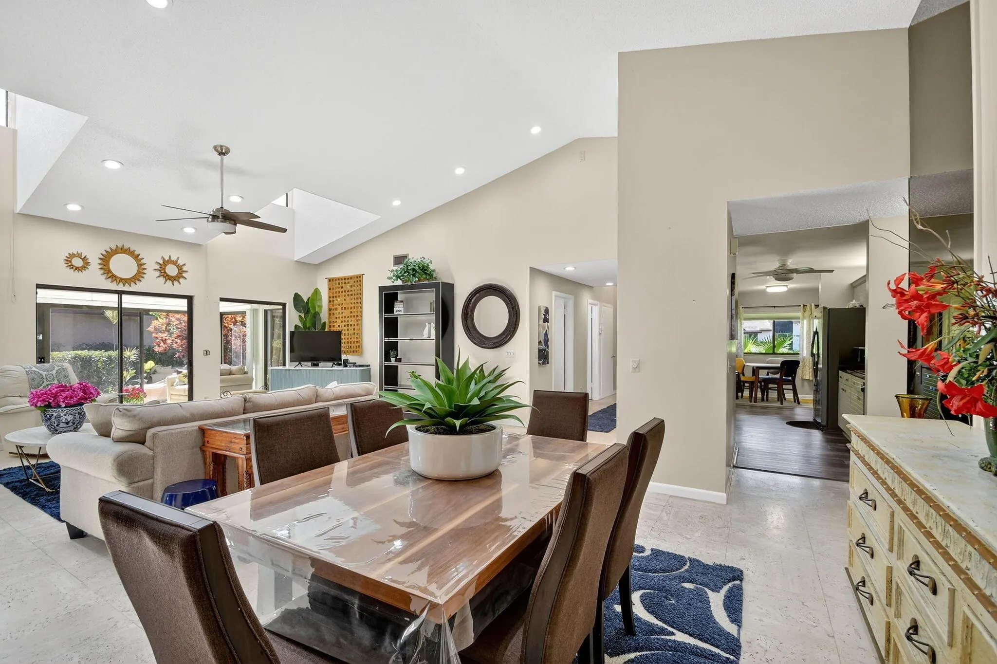 6750 Versailles Court