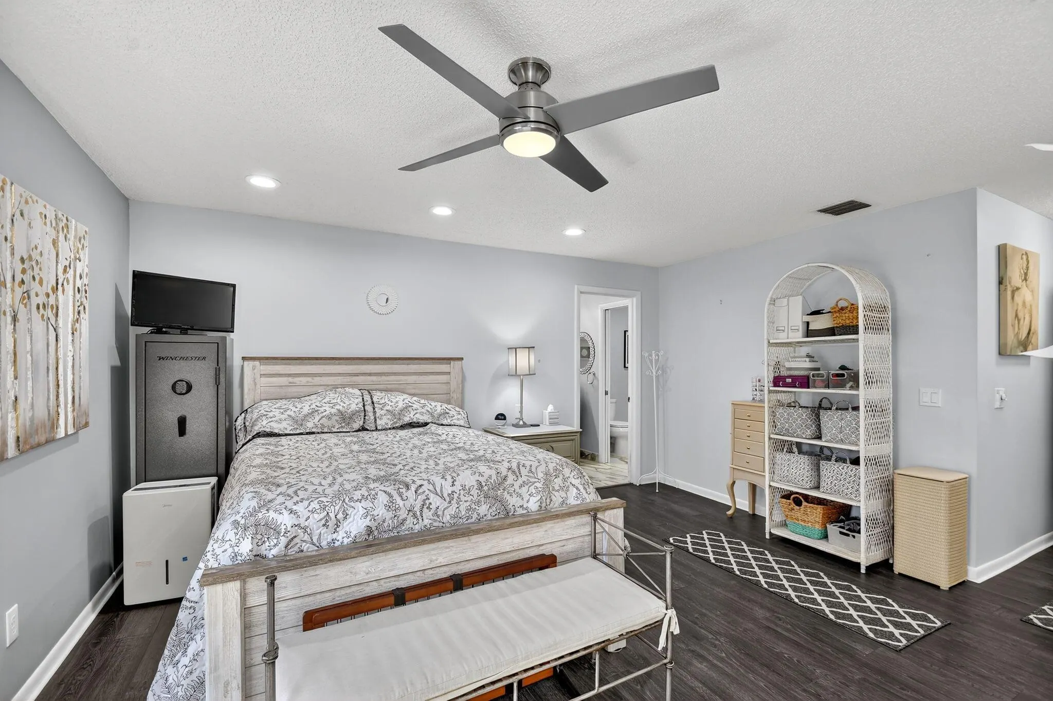 6750 Versailles Court