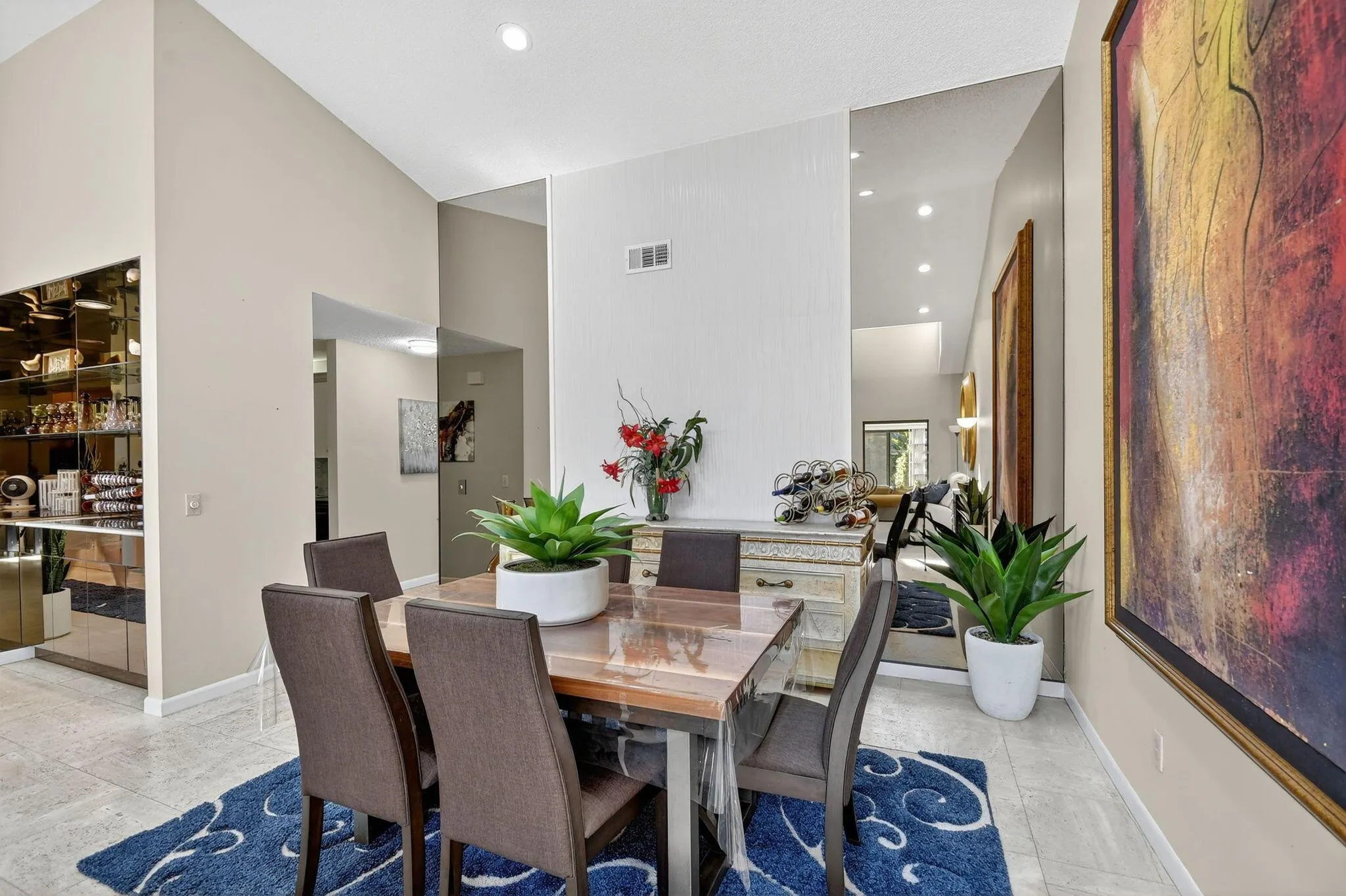 6750 Versailles Court