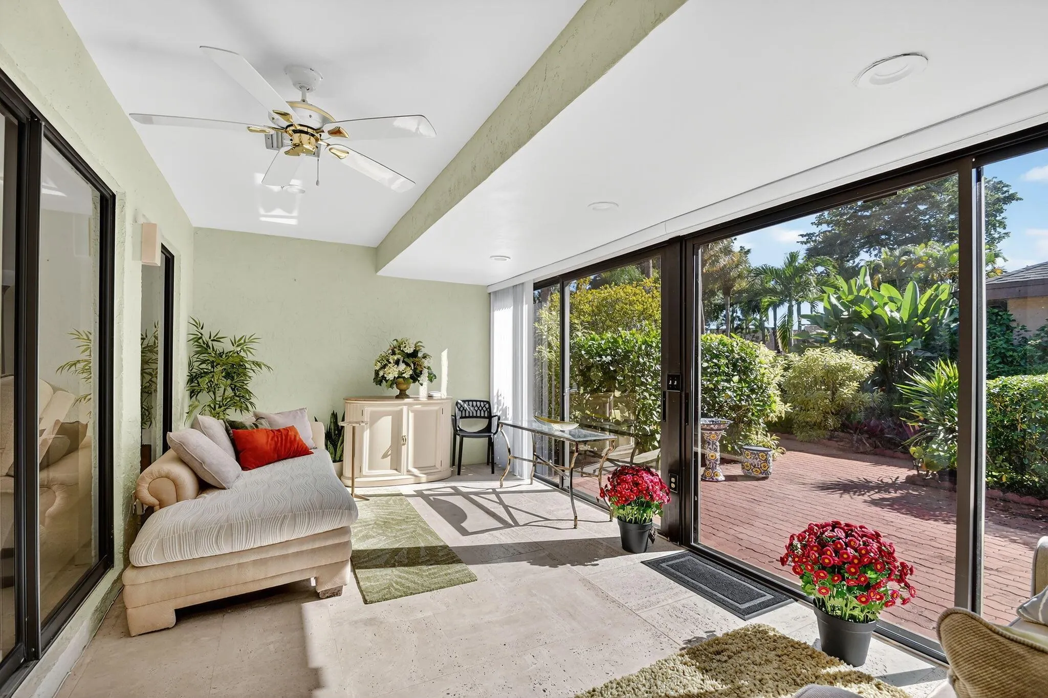 6750 Versailles Court