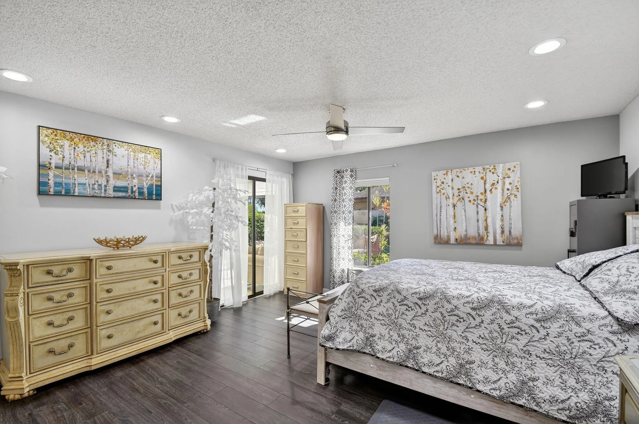 6750 Versailles Court