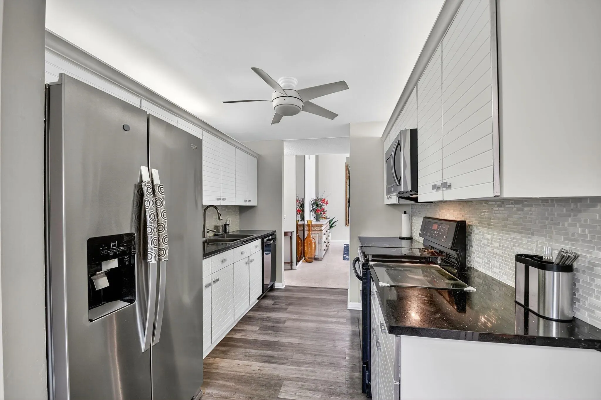 6750 Versailles Court