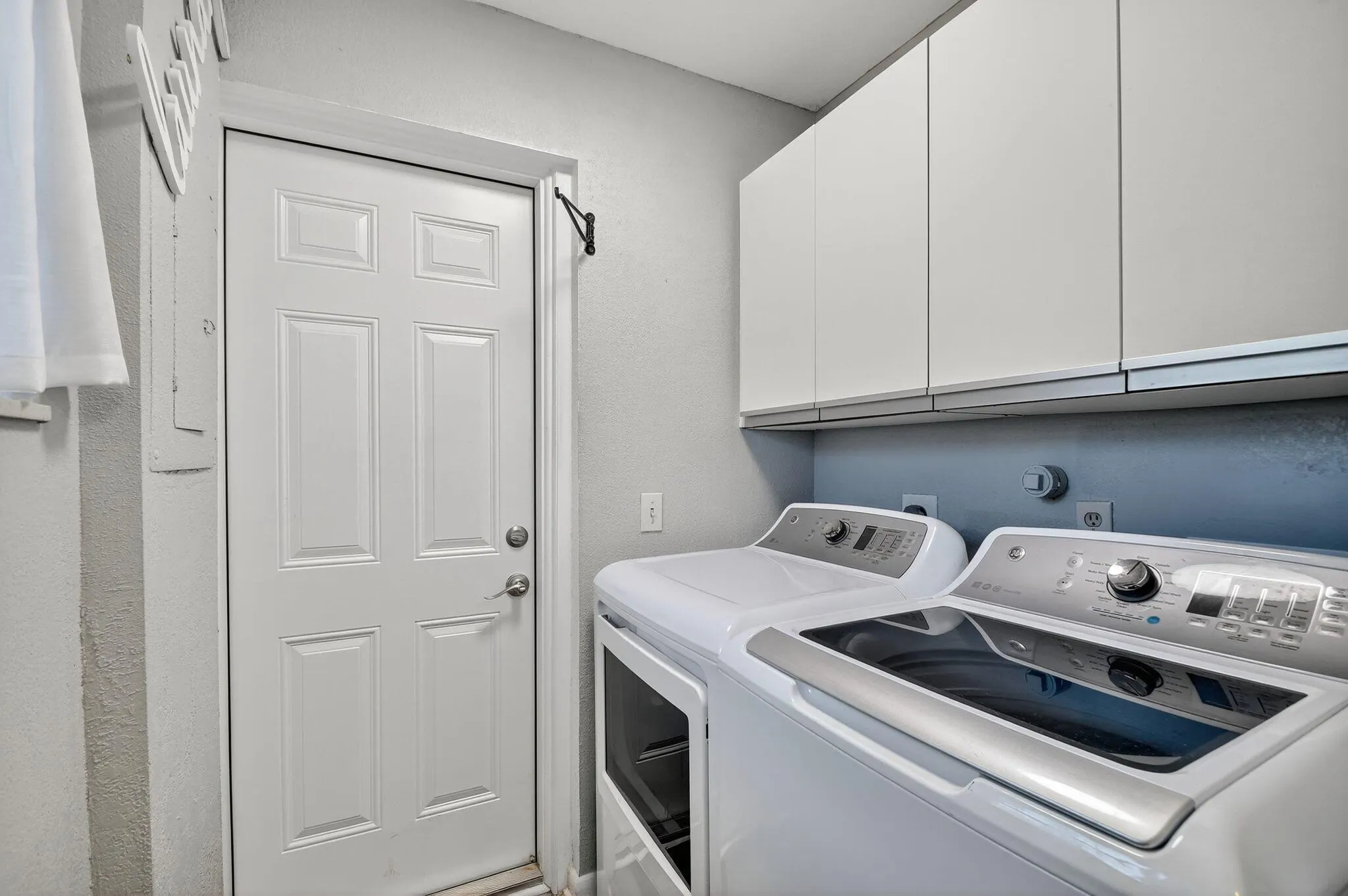 6750 Versailles Court