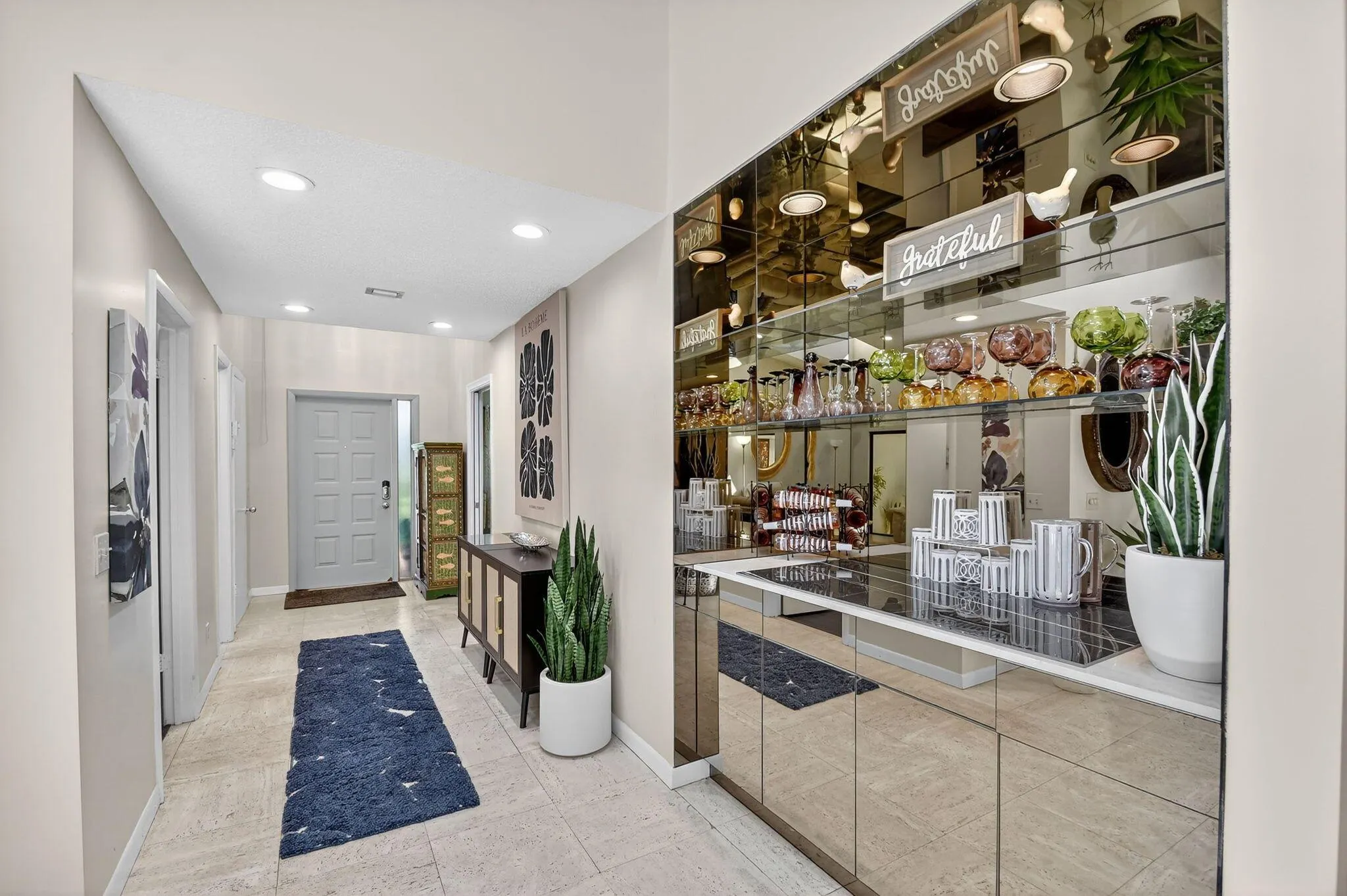 6750 Versailles Court