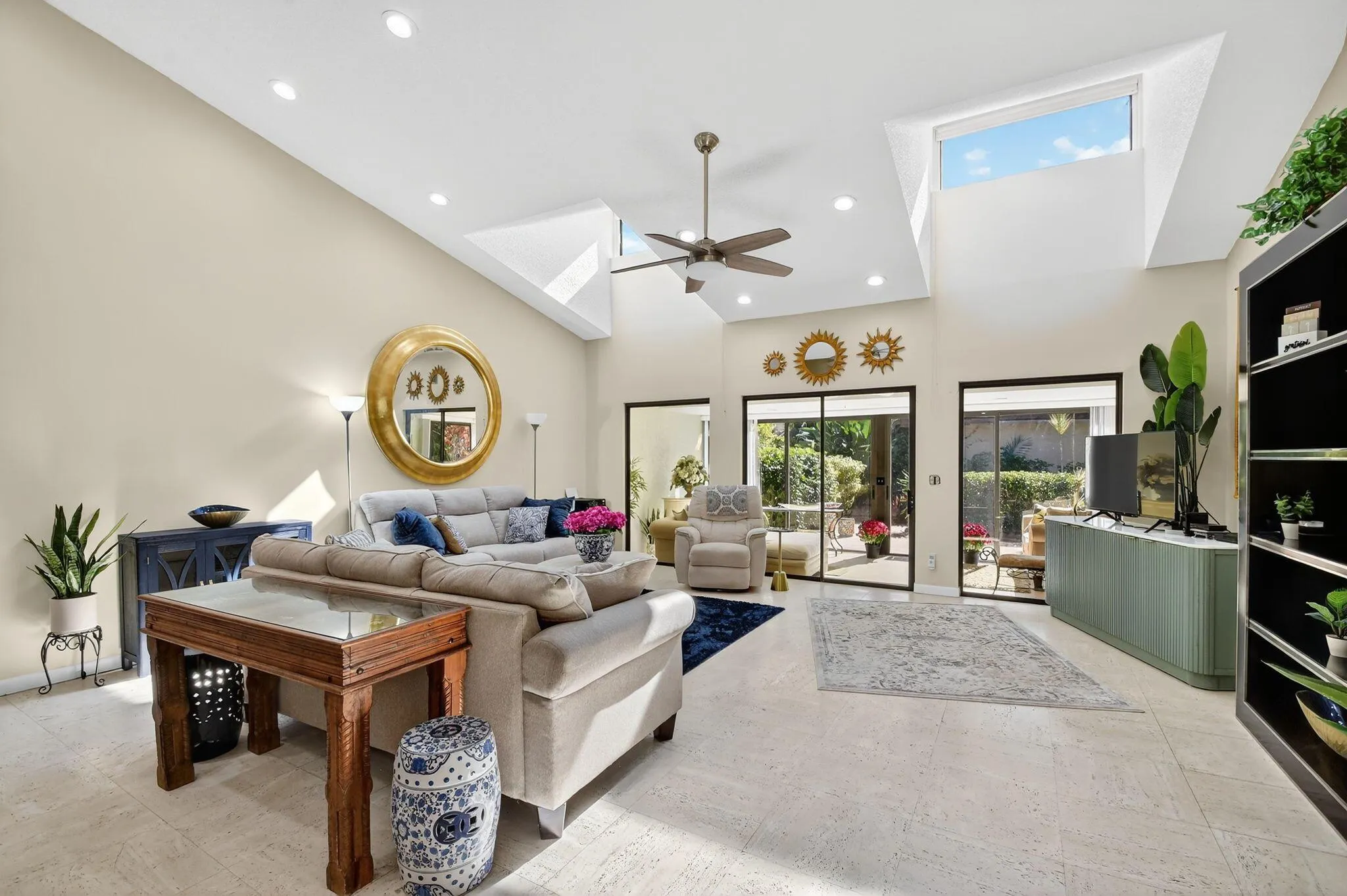 6750 Versailles Court