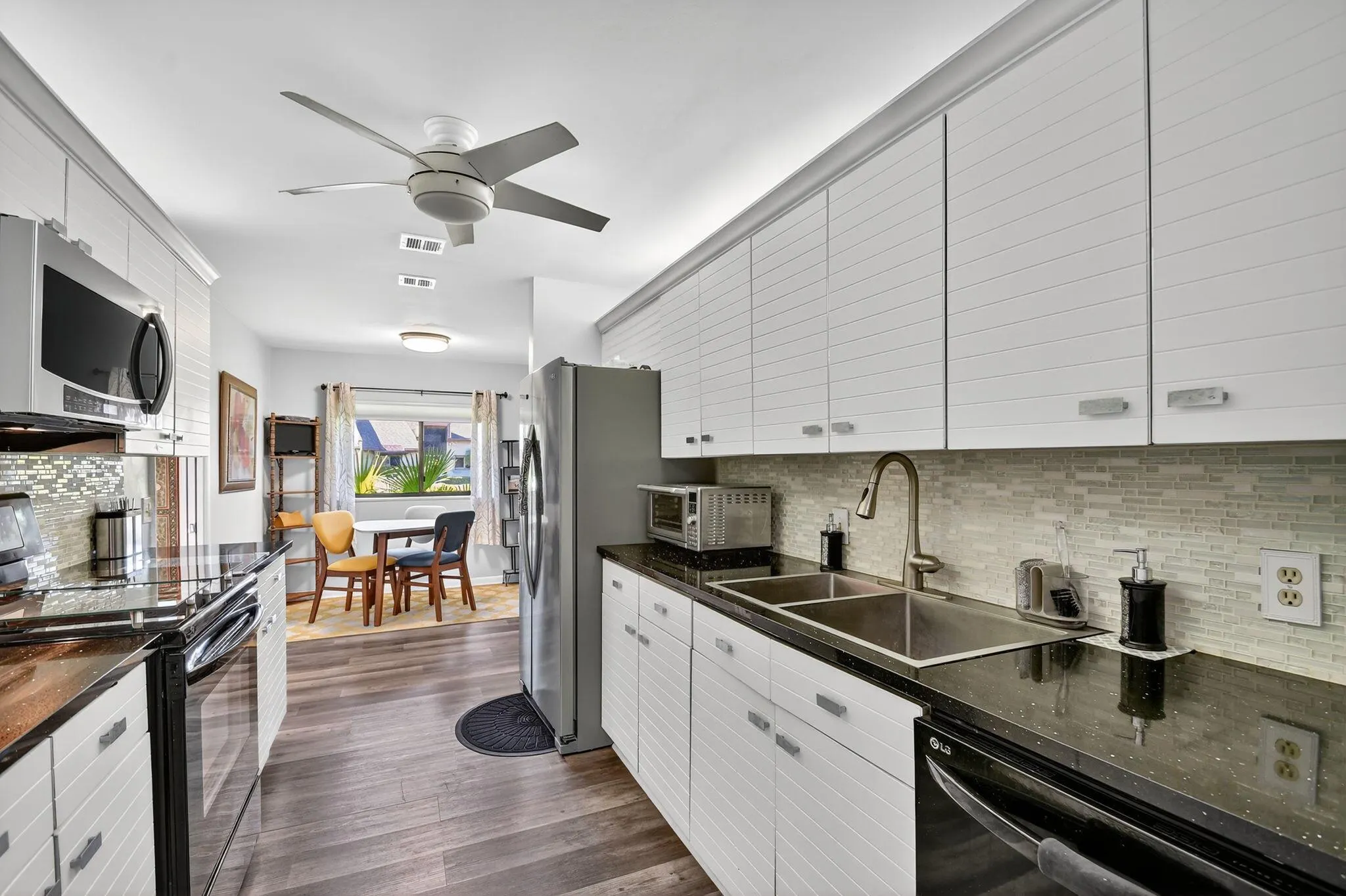 6750 Versailles Court