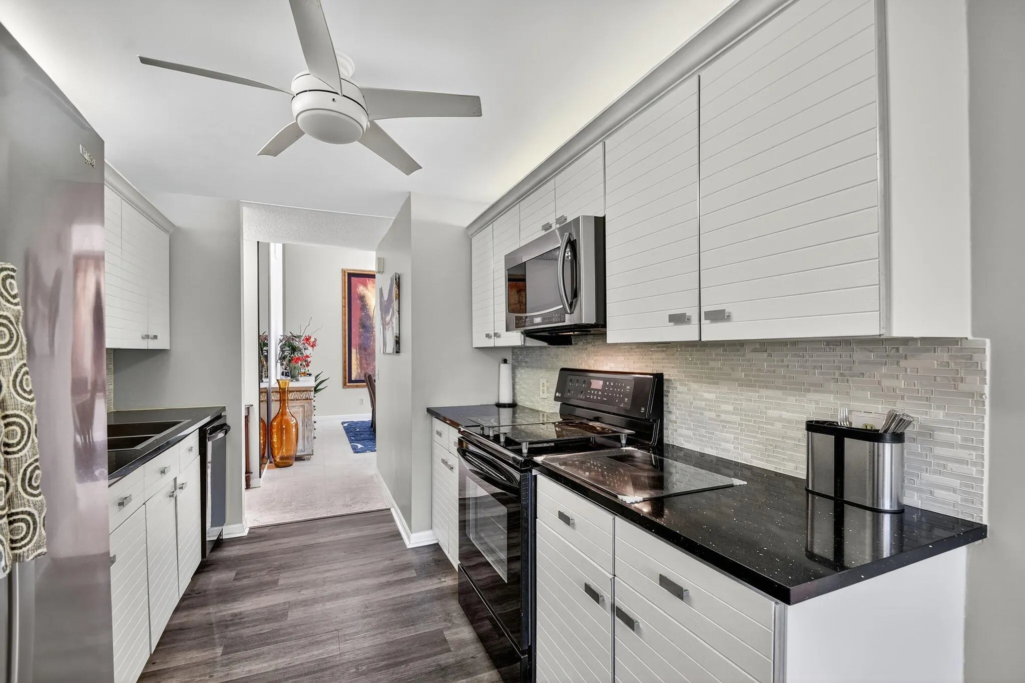 6750 Versailles Court