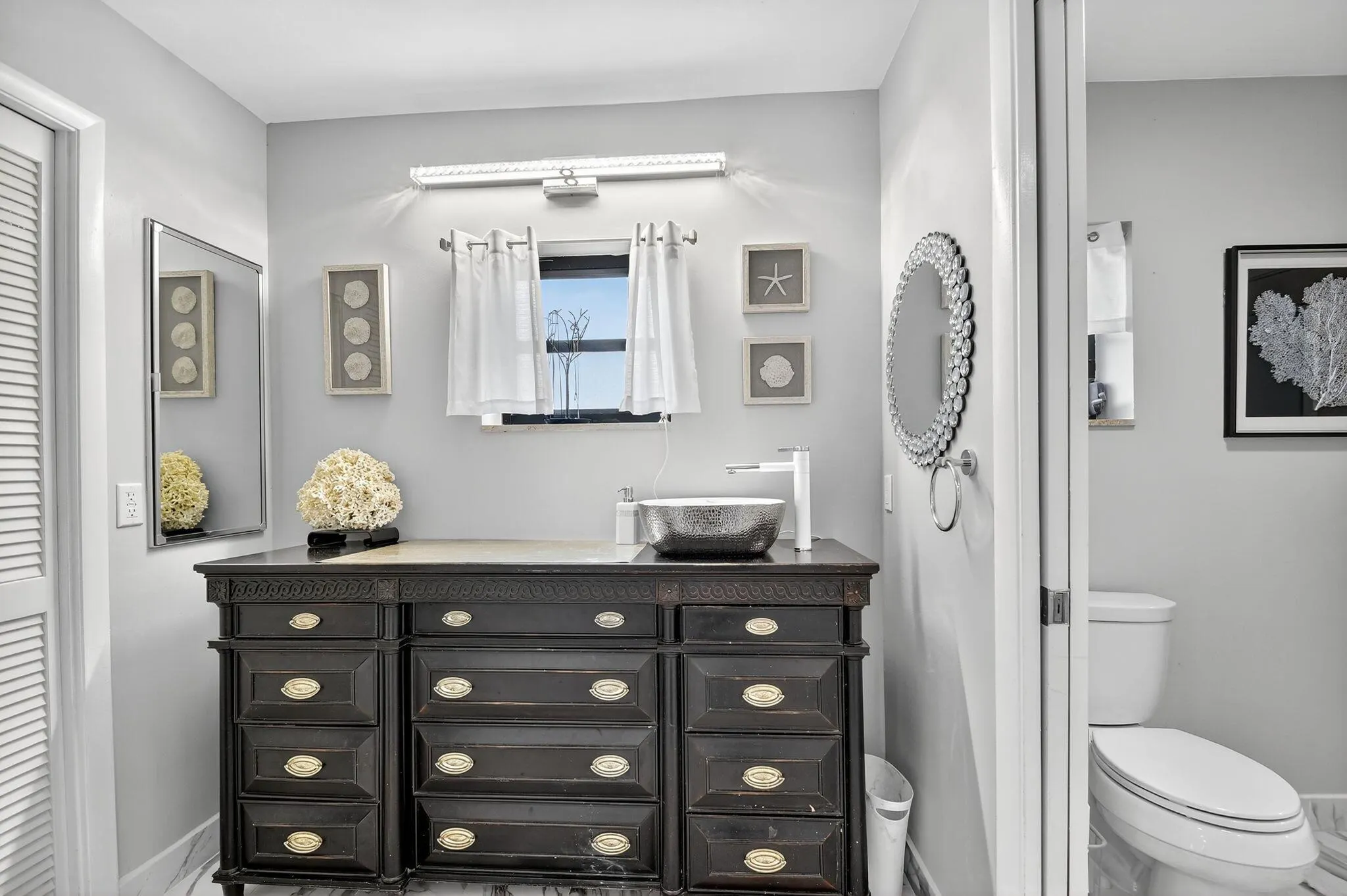 6750 Versailles Court