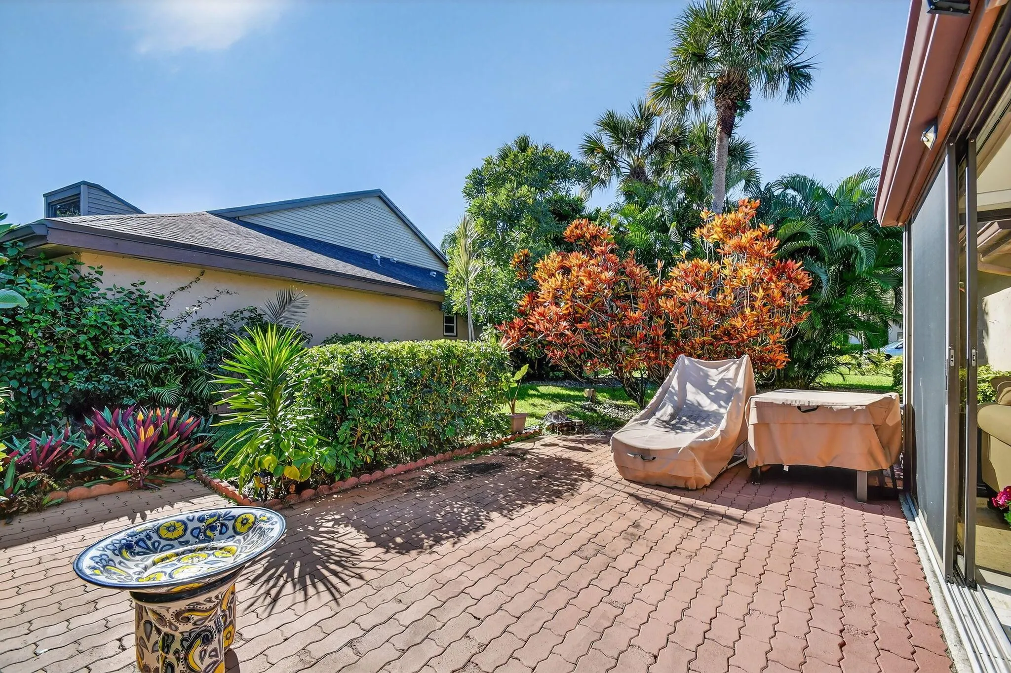 6750 Versailles Court