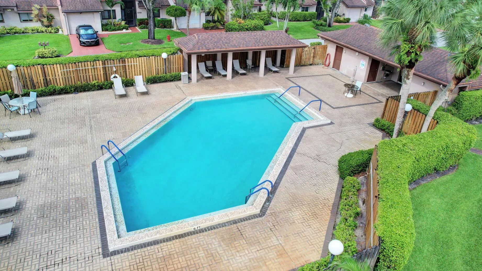 6750 Versailles Court