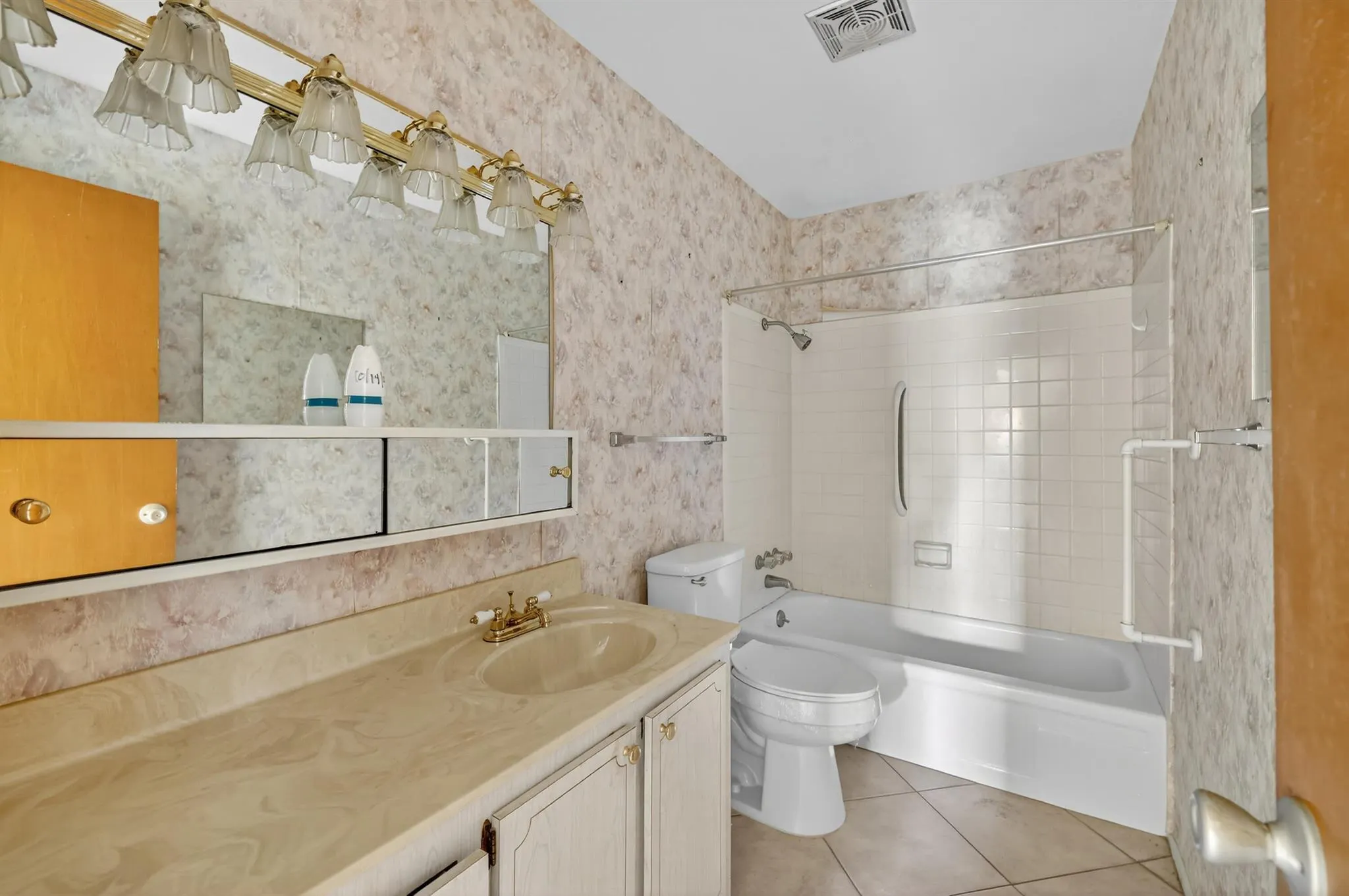 2600 SE Ocean Boulevard, #L-15