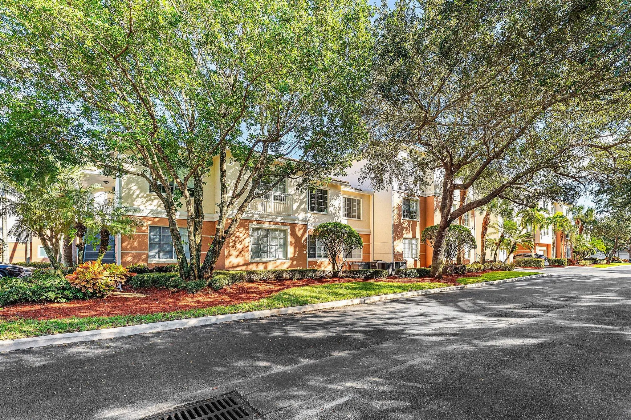 8211 Myrtlewood Circle W