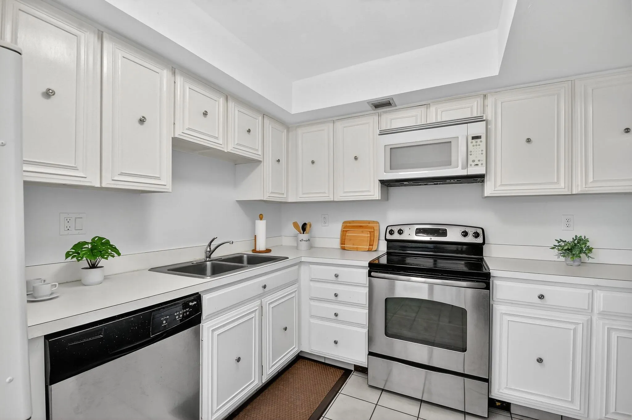 2500 Presidential Way, #302