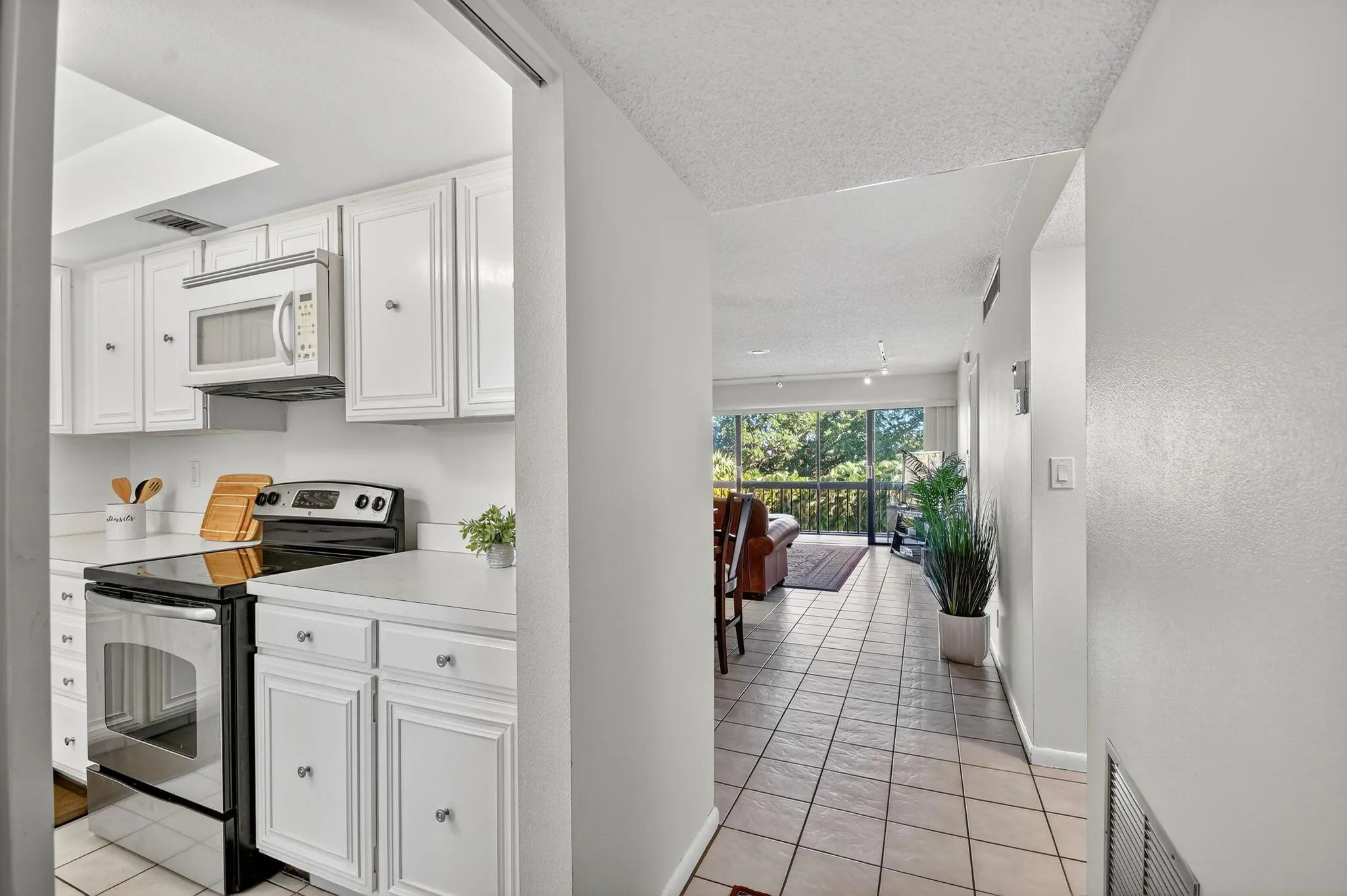 2500 Presidential Way, #302