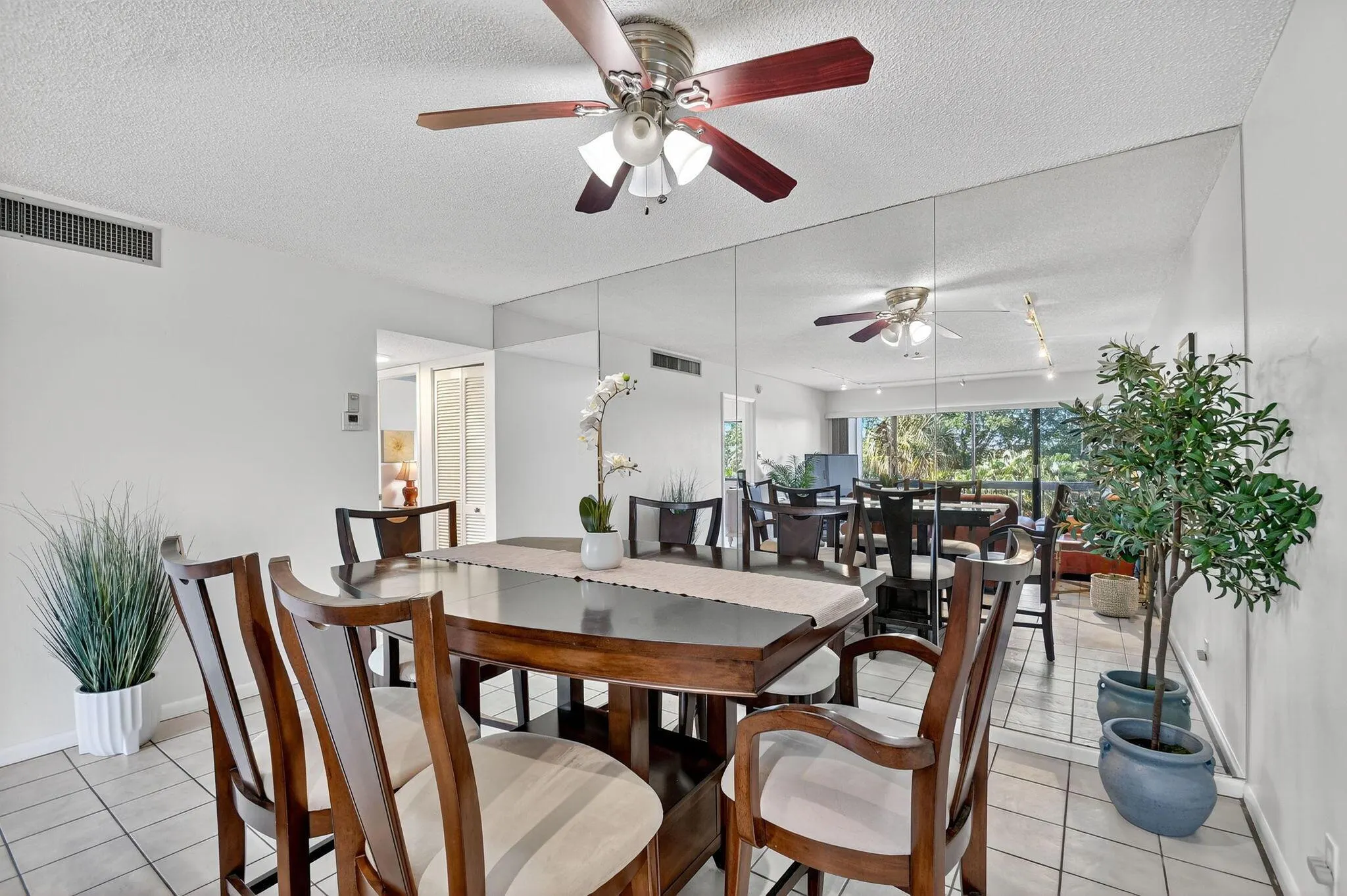 2500 Presidential Way, #302