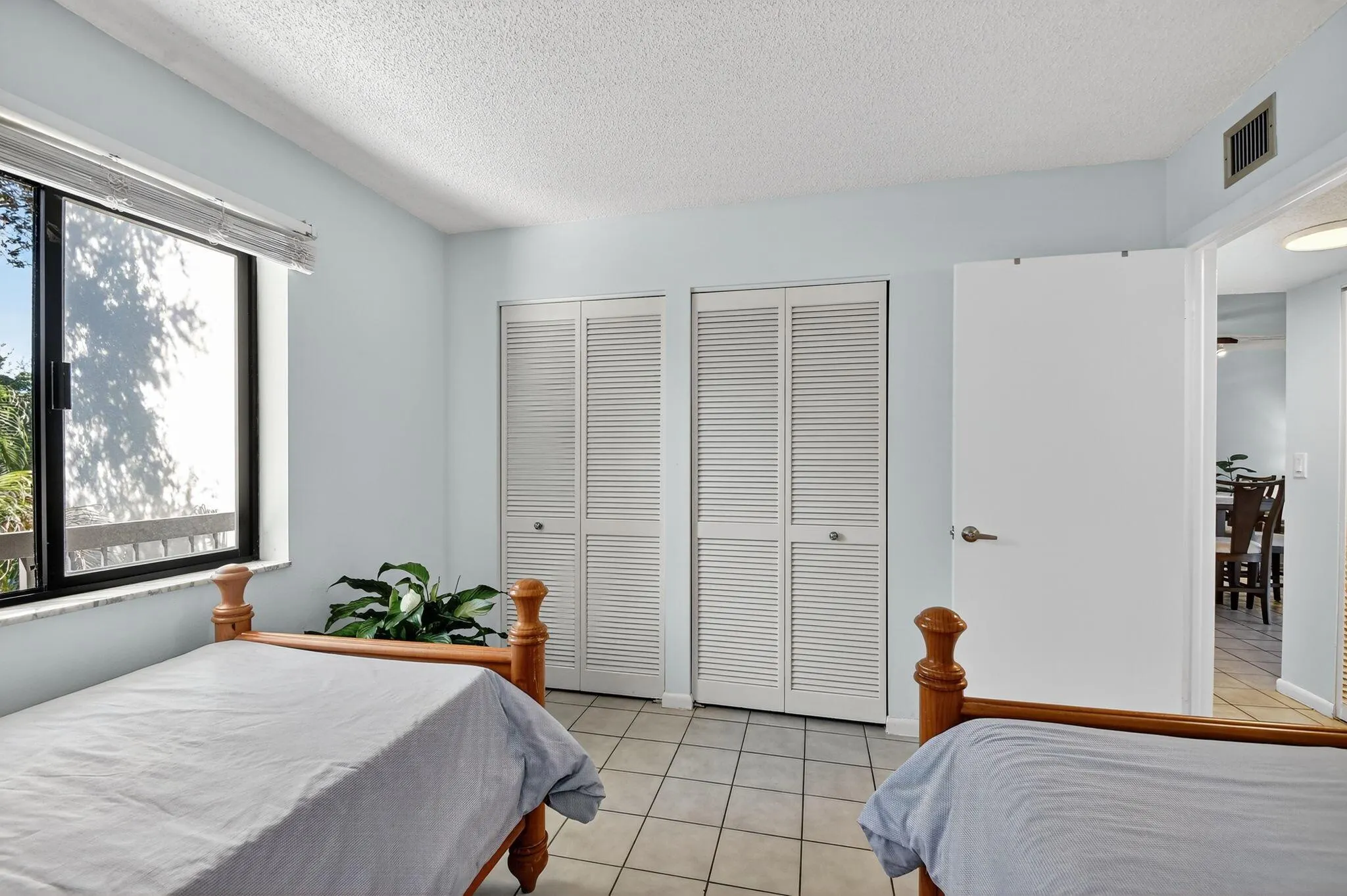 2500 Presidential Way, #302