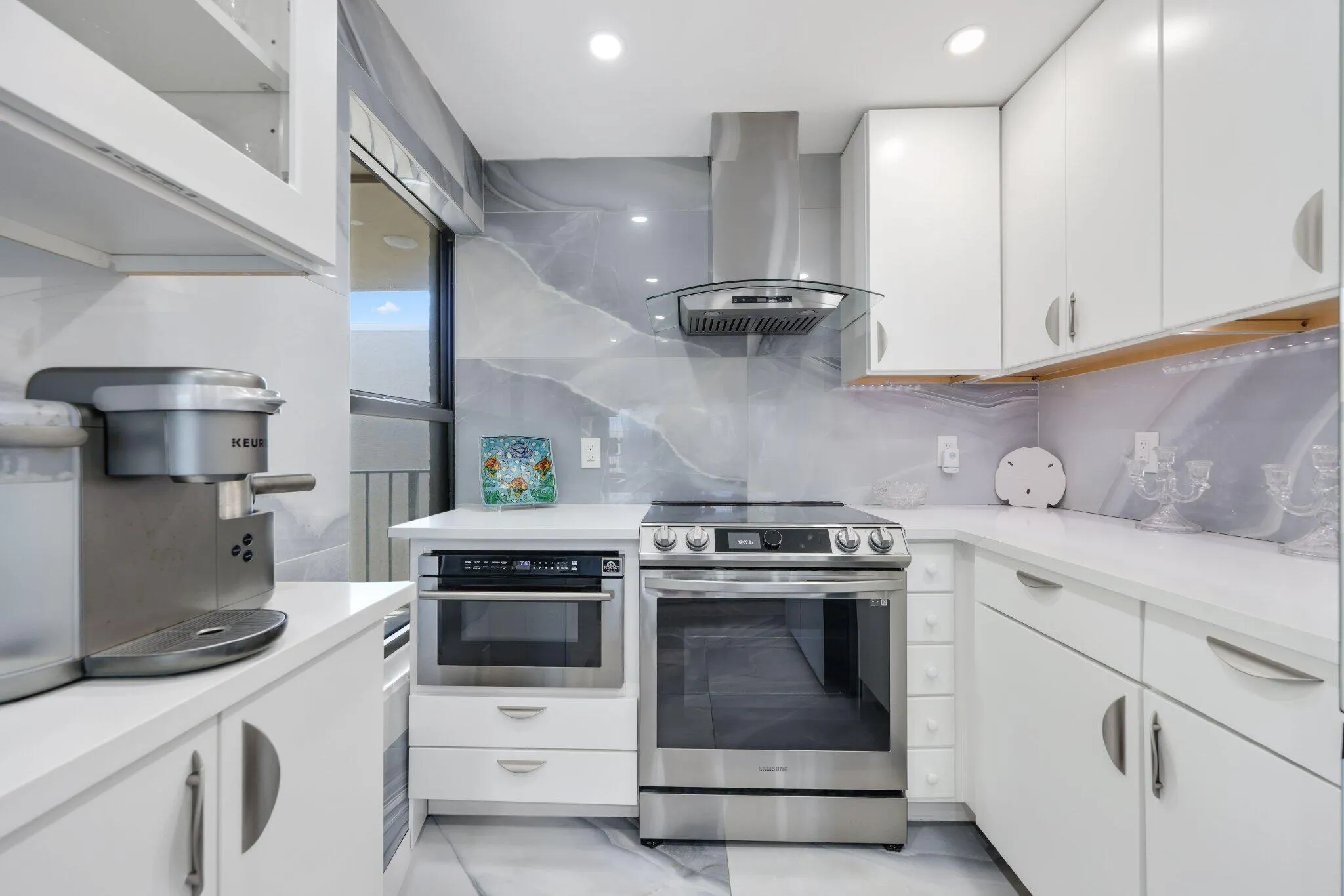 12 Royal Palm Way, #Unit 605