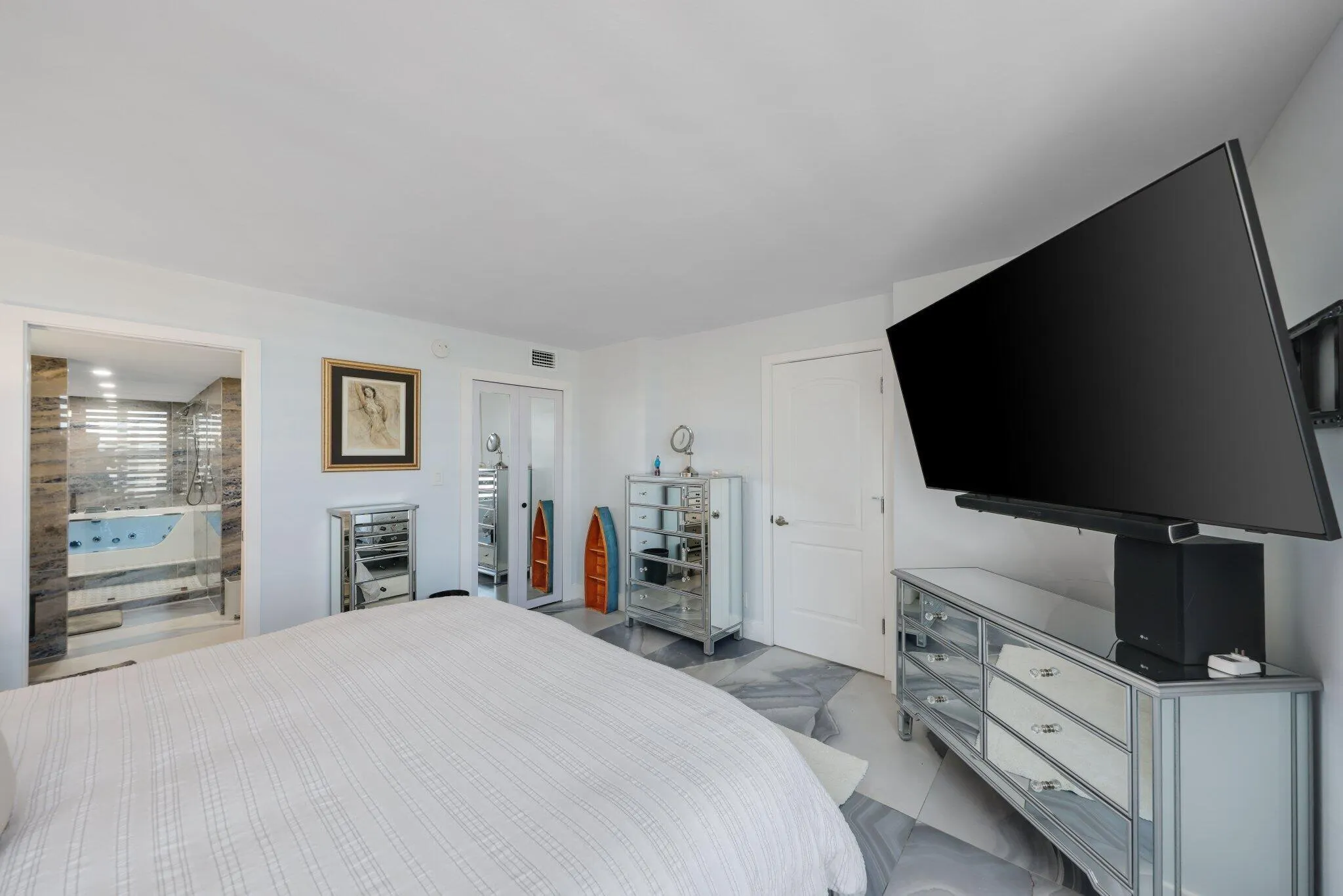 12 Royal Palm Way, #Unit 605