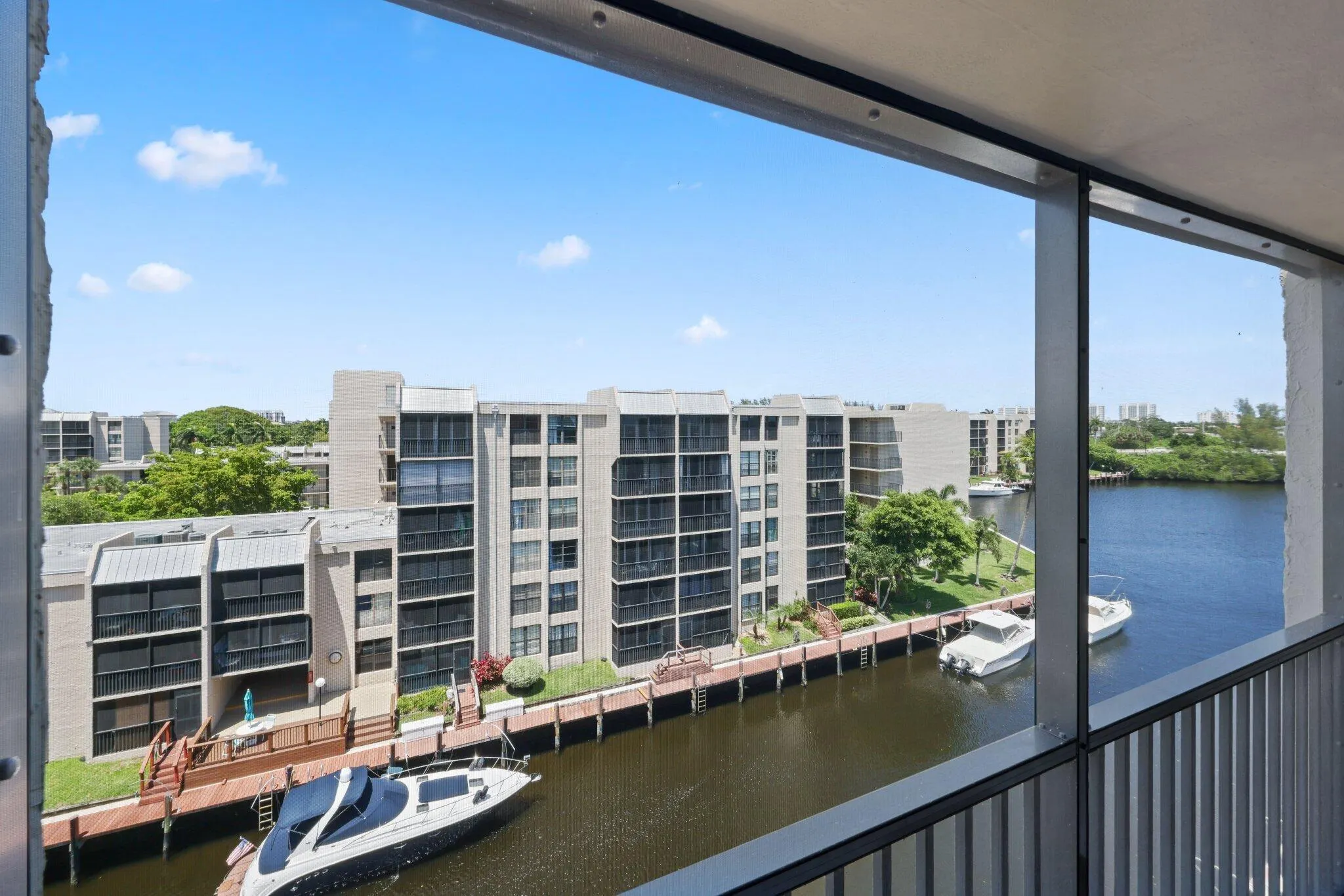 12 Royal Palm Way, #Unit 605