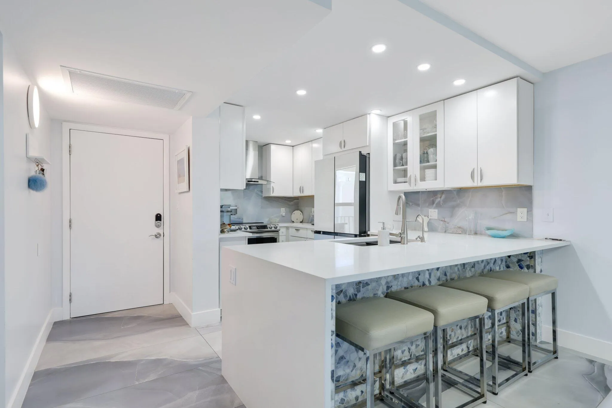 12 Royal Palm Way, #Unit 605