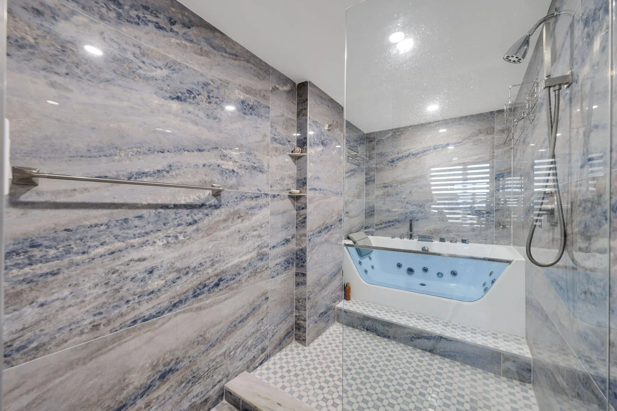 12 Royal Palm Way, #Unit 605