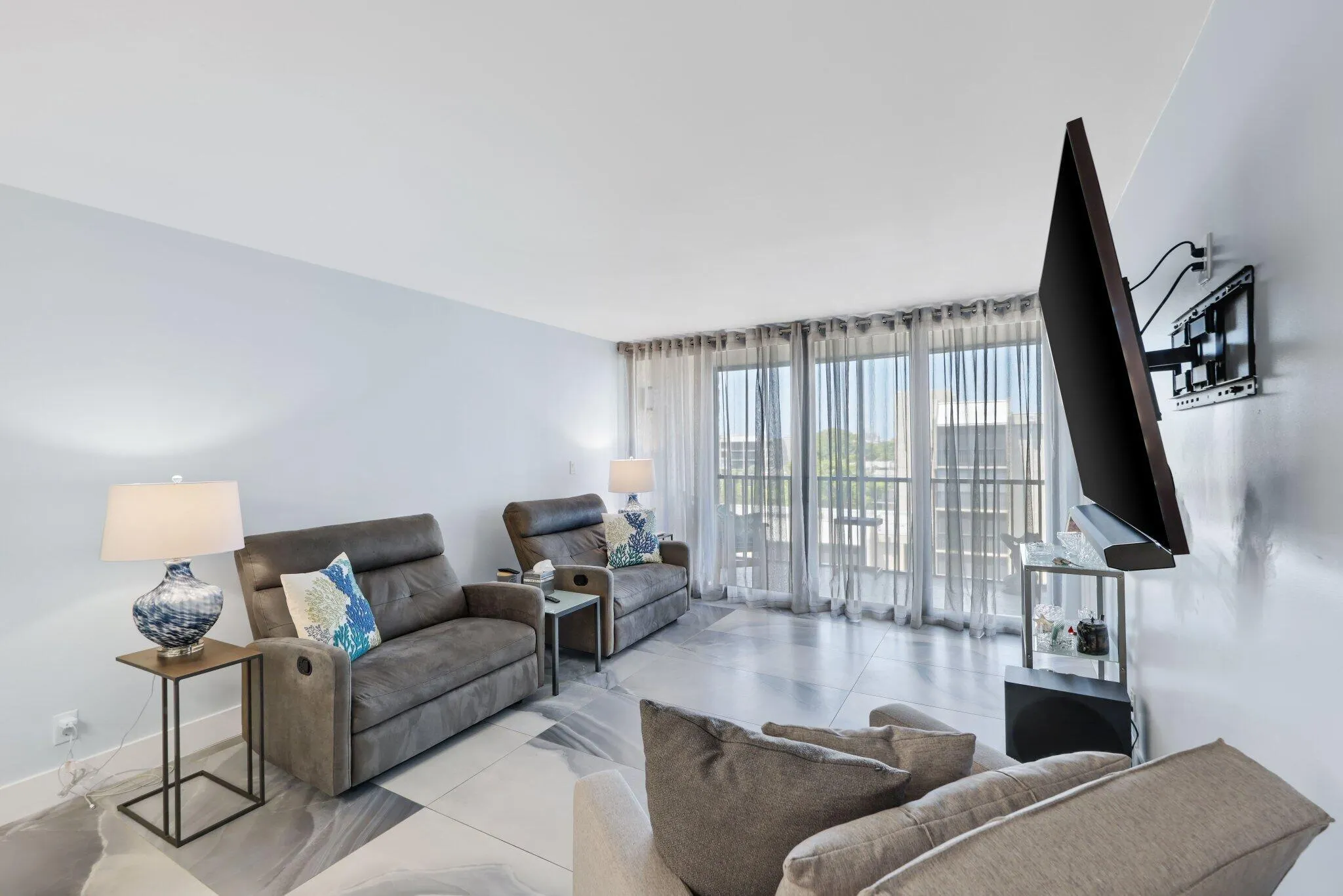 12 Royal Palm Way, #Unit 605