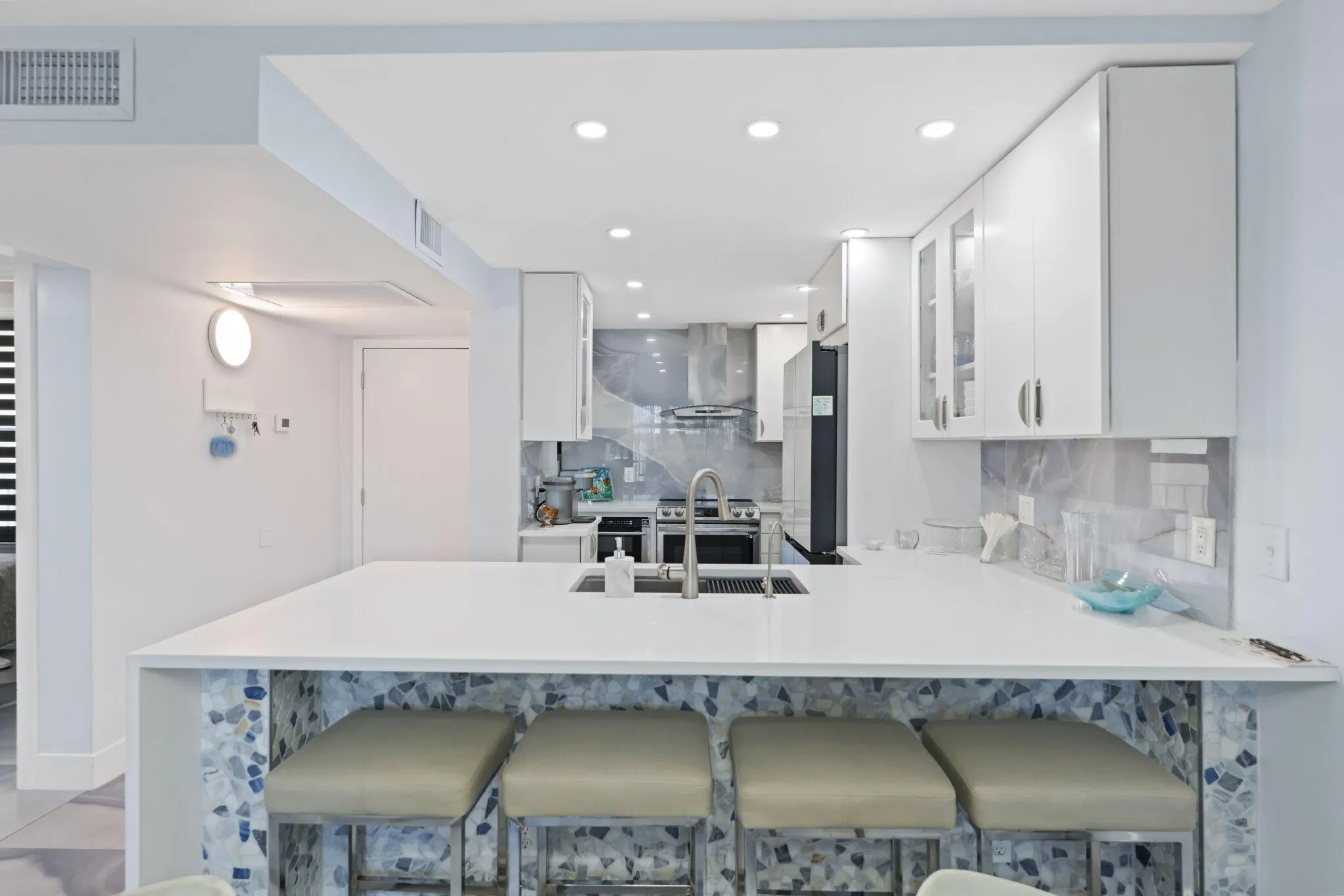 12 Royal Palm Way, #Unit 605