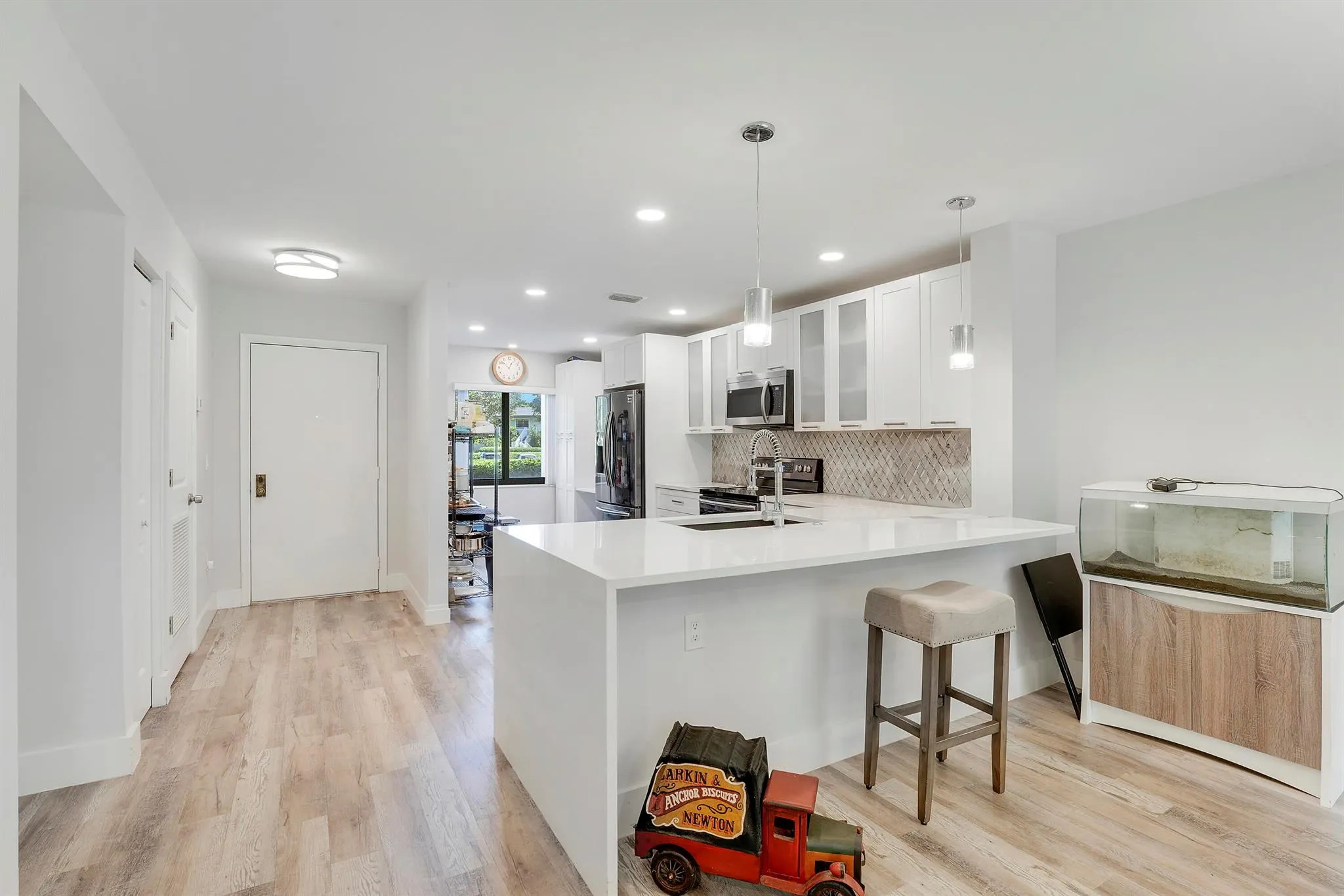 20 Southport Lane, #E