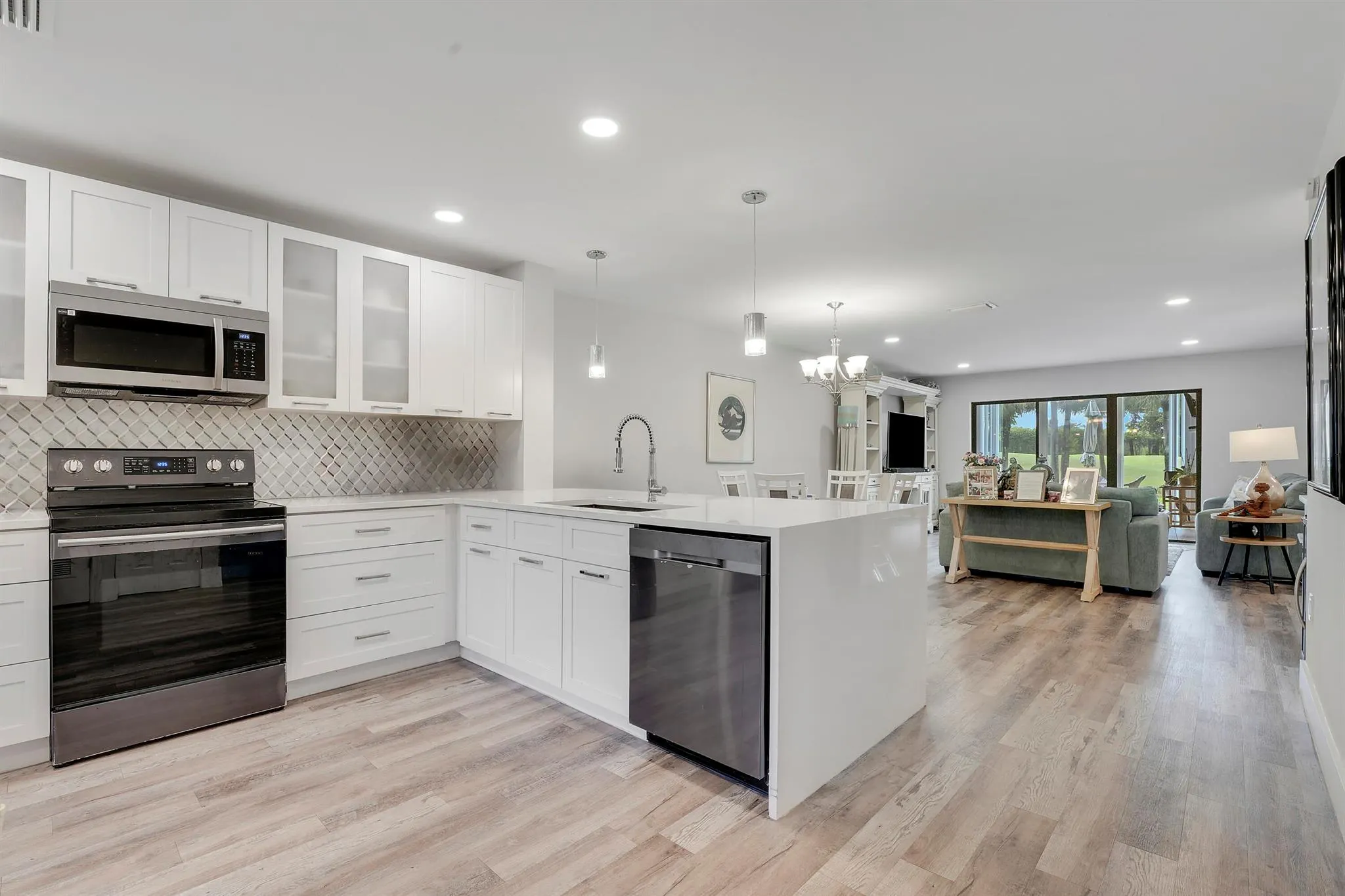 20 Southport Lane, #E