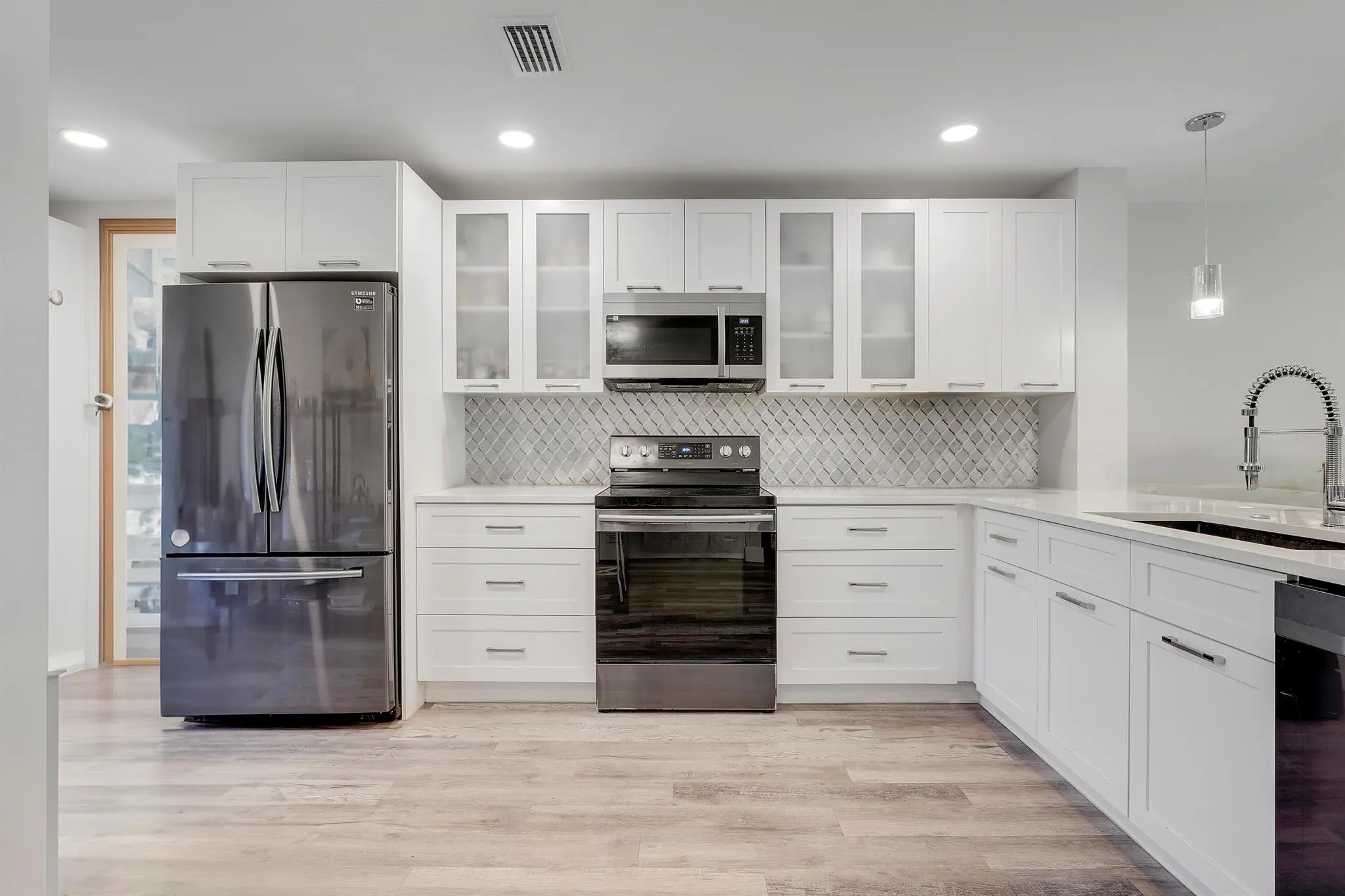 20 Southport Lane, #E