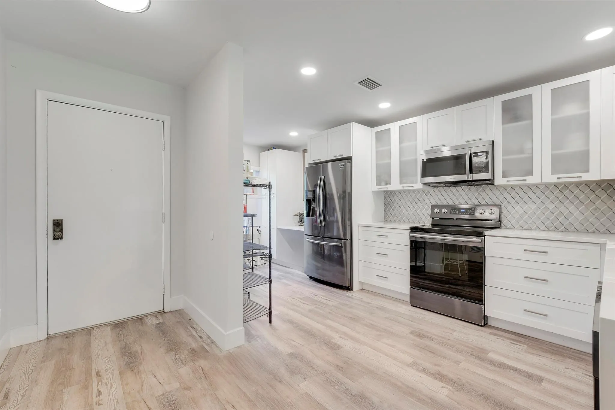 20 Southport Lane, #E