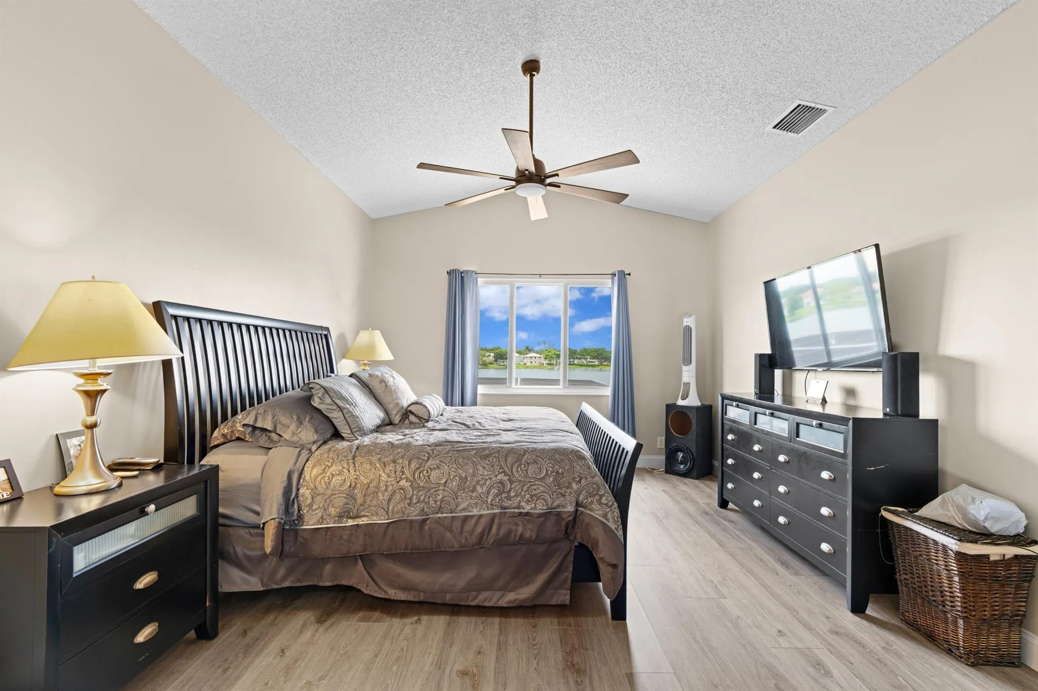 6458 Buena Vista Drive