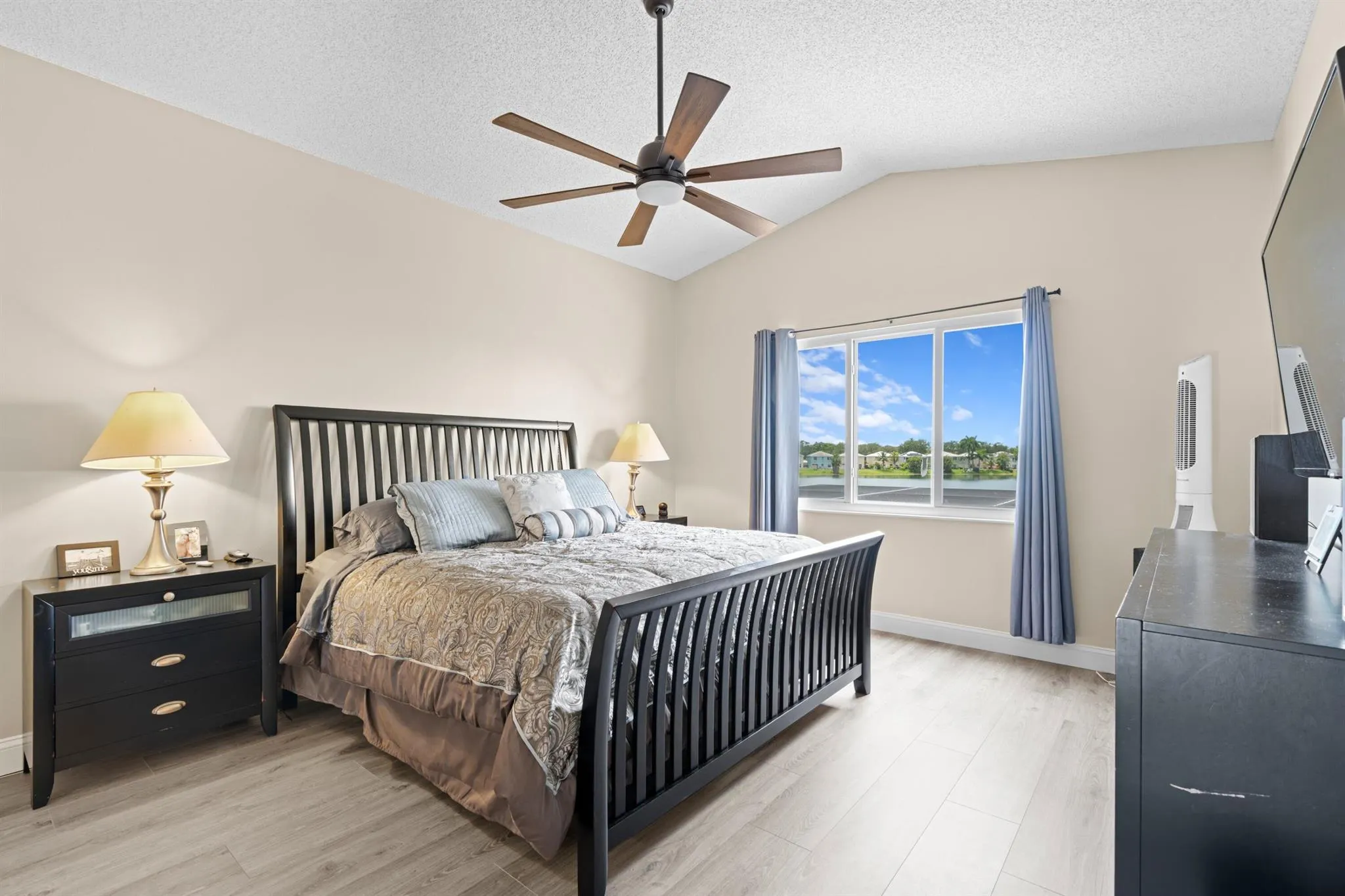 6458 Buena Vista Drive