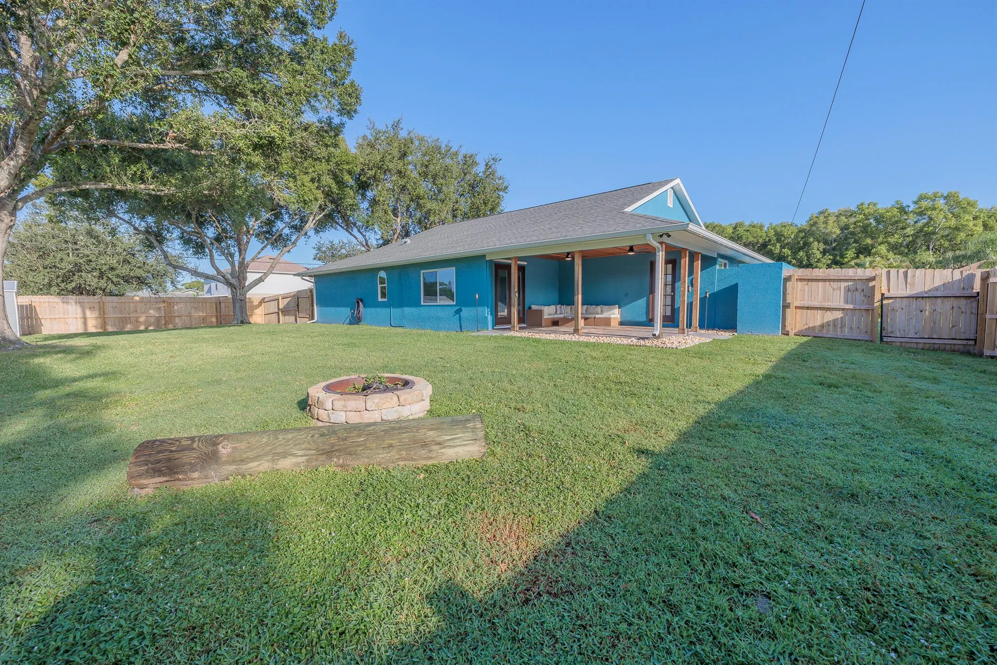 842 SE Streamlet Avenue