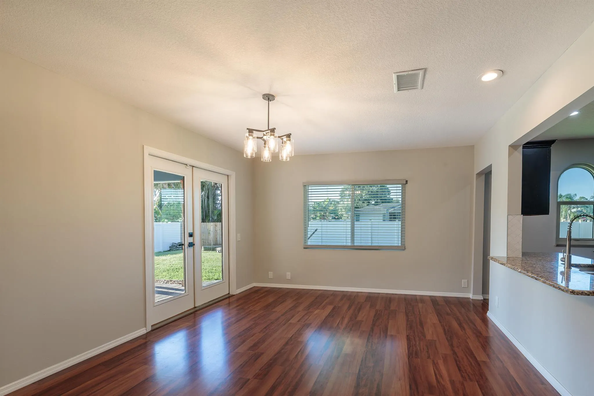 842 SE Streamlet Avenue