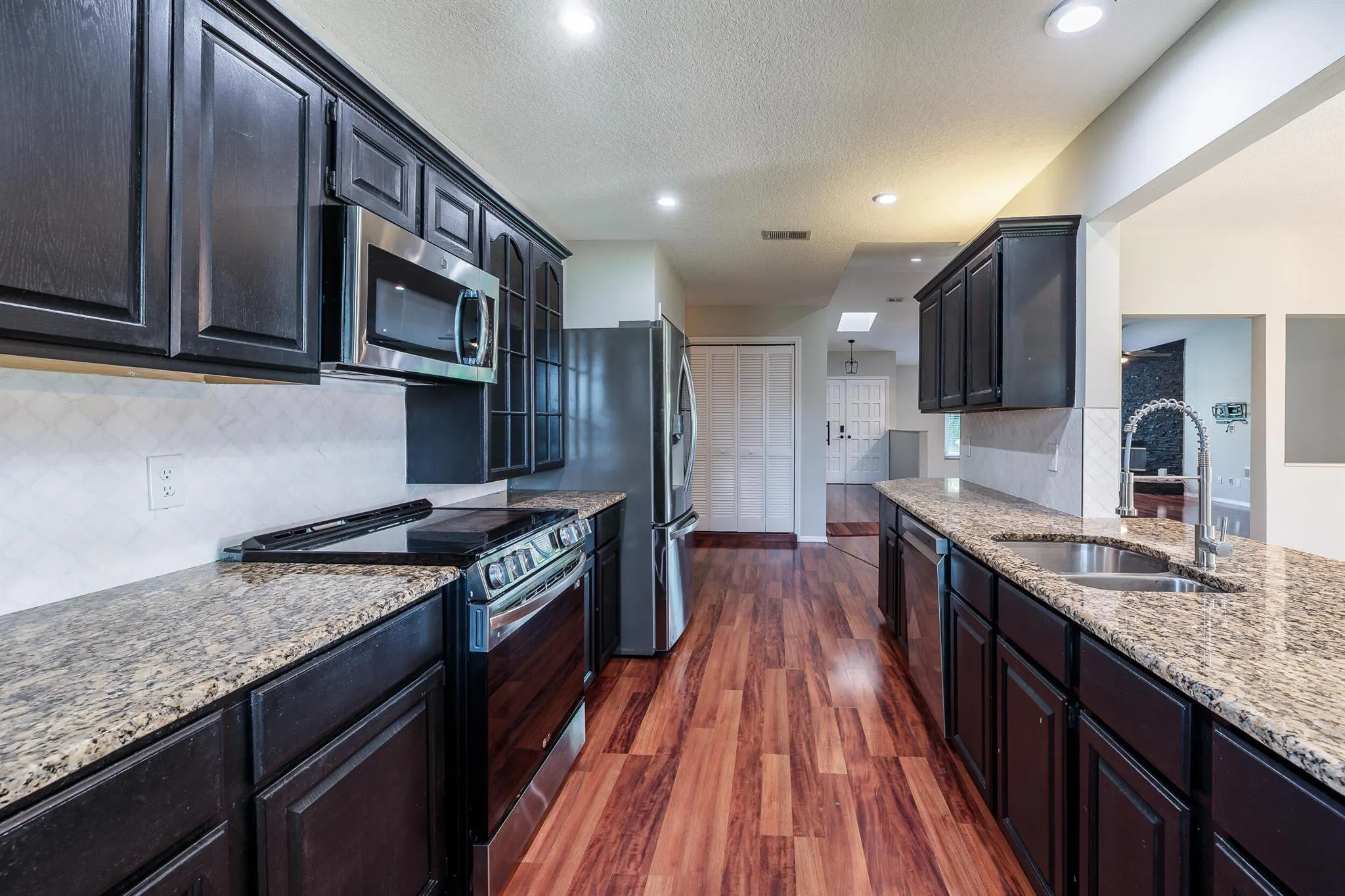 842 SE Streamlet Avenue