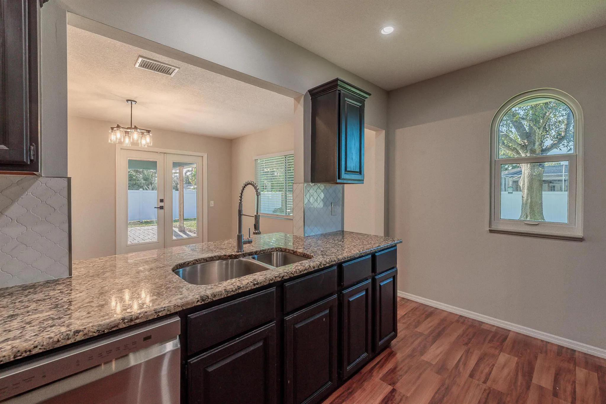 842 SE Streamlet Avenue