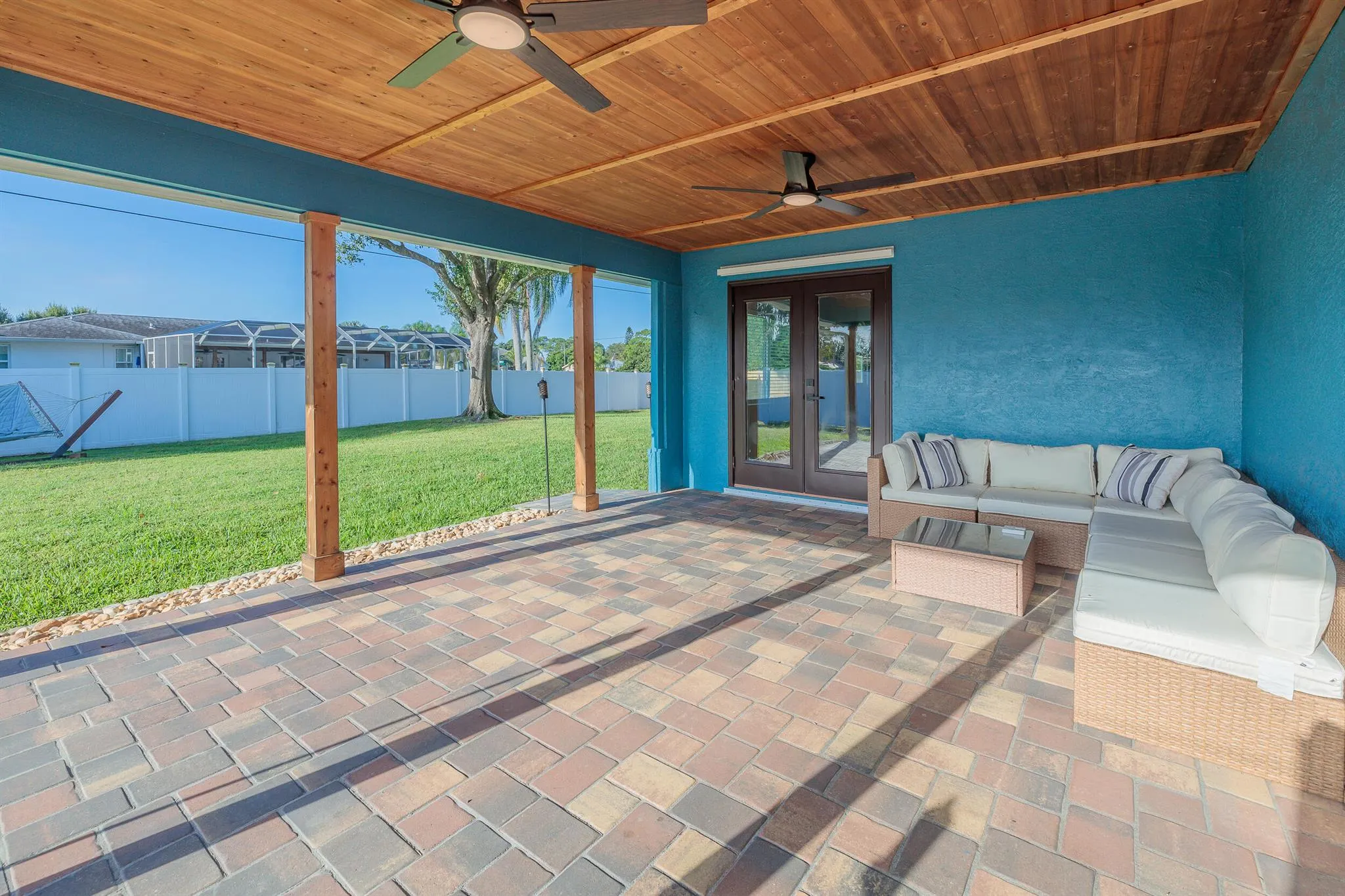 842 SE Streamlet Avenue