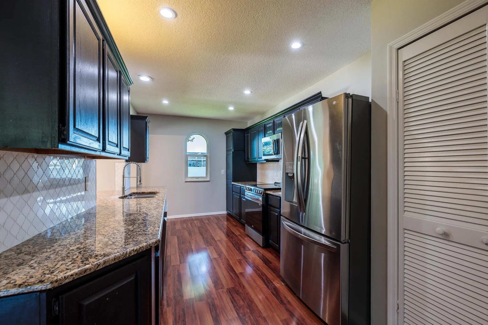 842 SE Streamlet Avenue