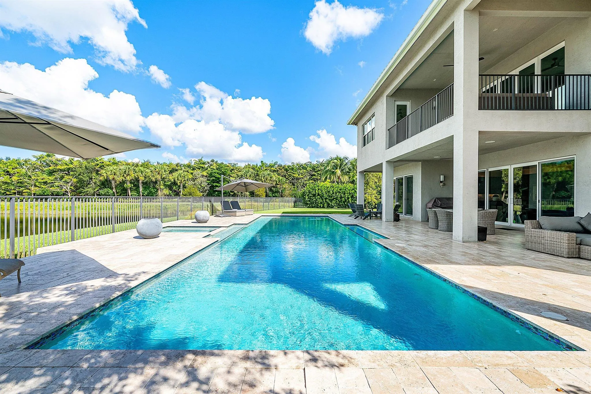 19863 Meadowside Lane